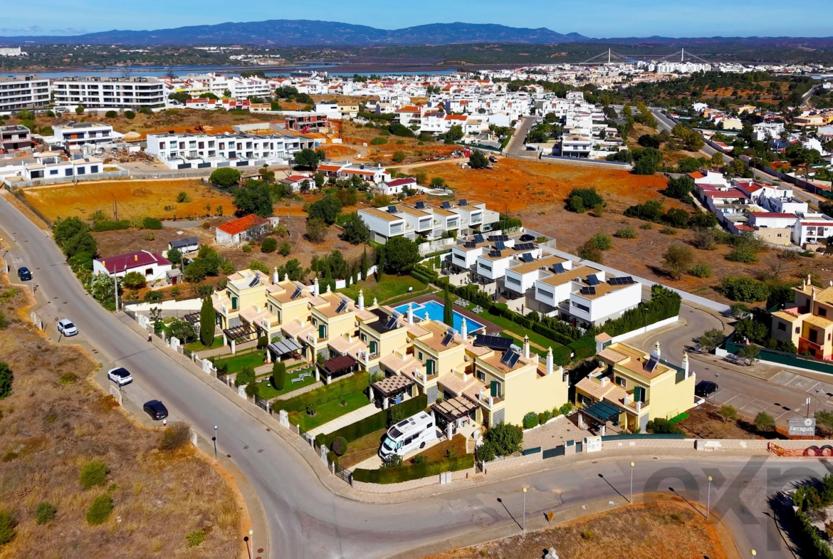 Elegant 3-bedroom semi-detached house with terraces. double garage and swimming pool - 300m from the new golf course and 1 km from the beaches of Ferragudo., photo 75