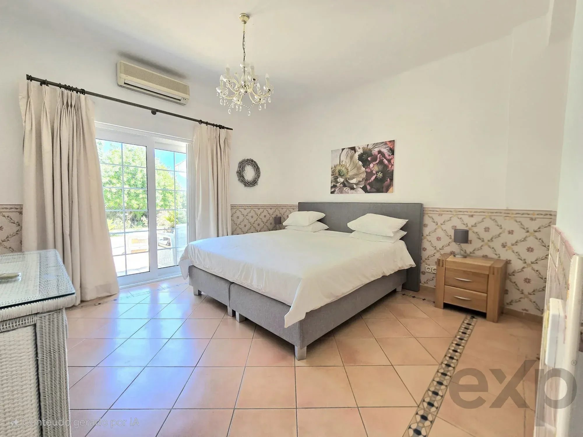 Three-bedroom villa with two-bedroom annexe, pool and countryside views in Carvoeiro