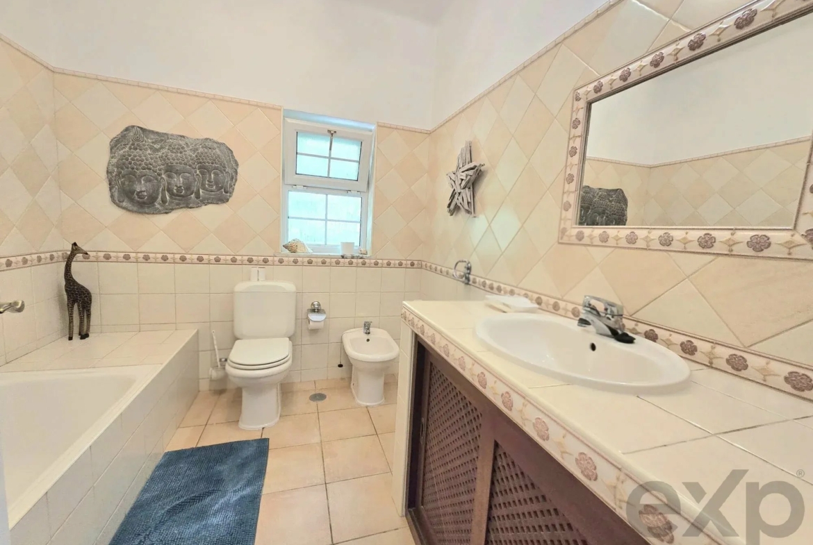 Three-bedroom villa with two-bedroom annexe, pool and countryside views in Carvoeiro, photo 113
