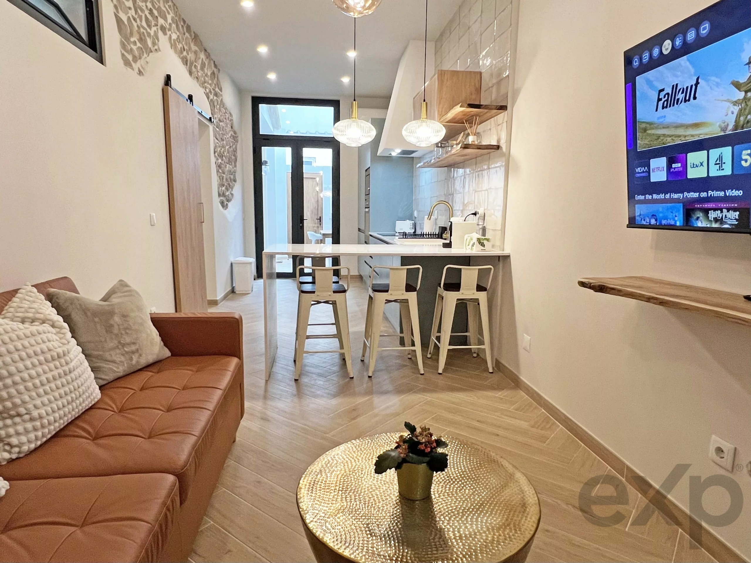 Investment Opportunity: Property with an Annual Income of €22,000 in Fuseta