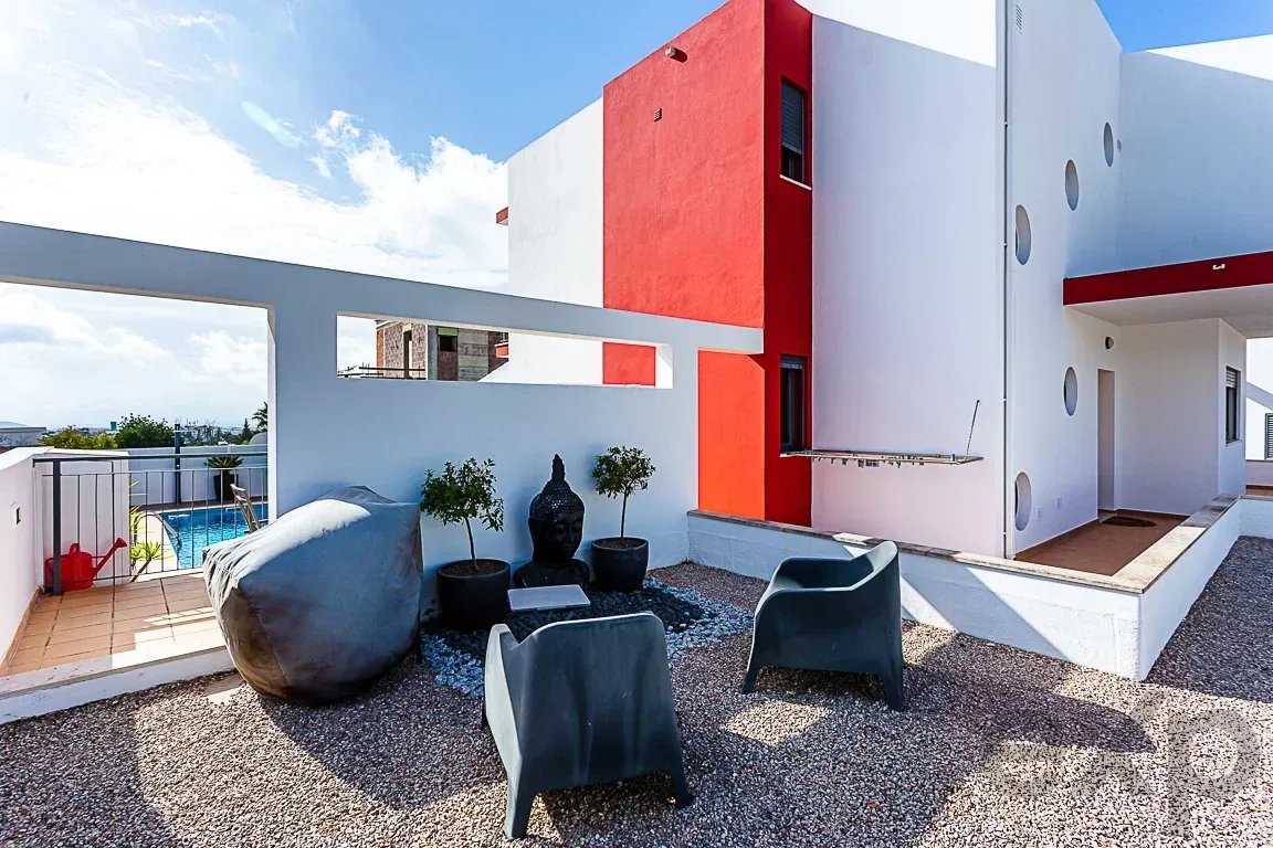 Exceptional Detached House with Swimming Pool, Panoramic Views and Privacy, 3 Minutes from Loulé