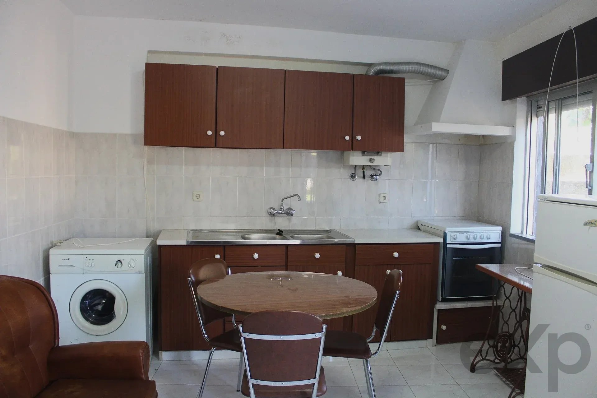 Two-Family House in Ferragudo - Charm, Space and Potential