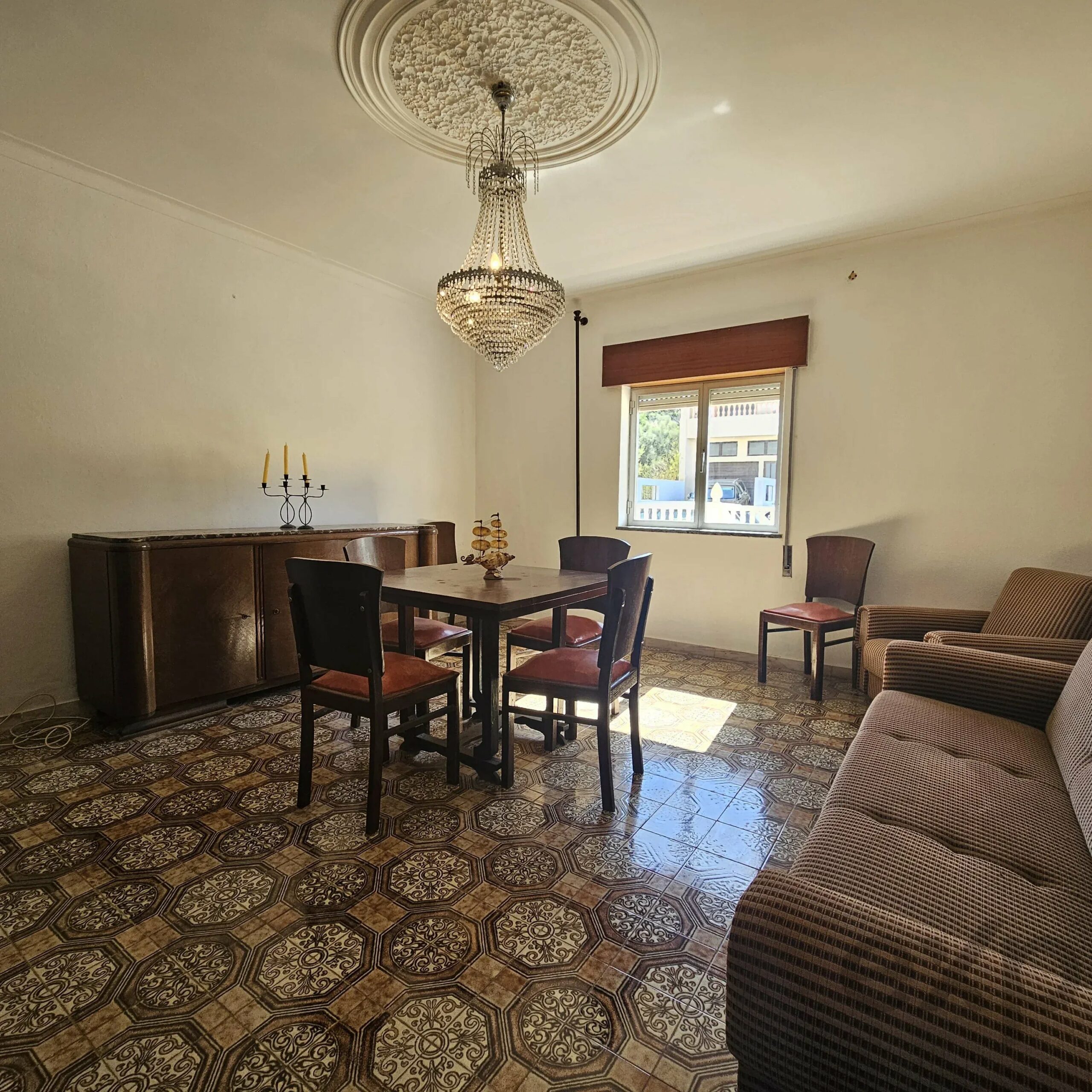 Two-Family House in Ferragudo - Charm, Space and Potential