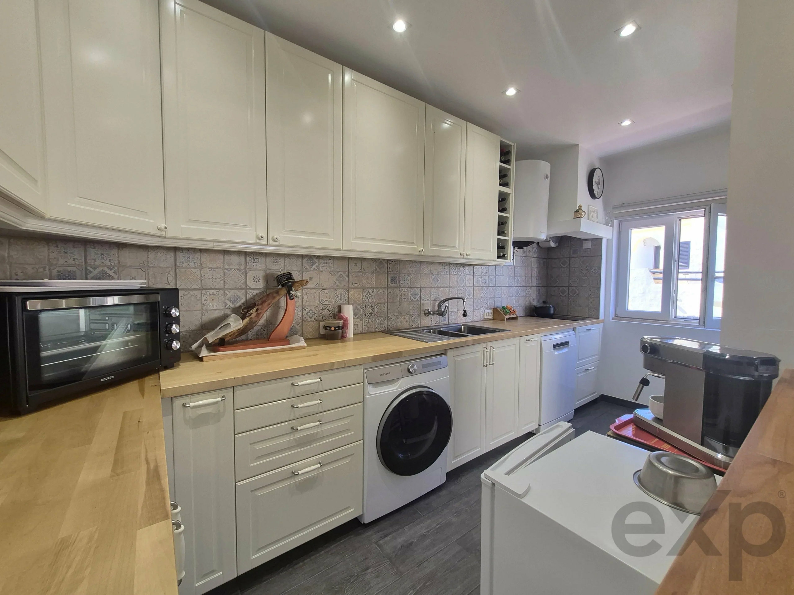Fully renovated and furnished one-bedroom apartment in Alvor