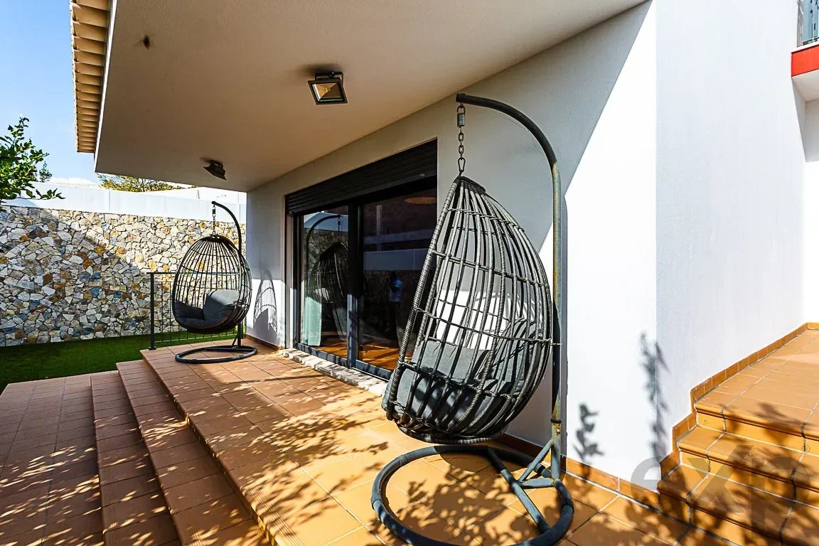 Exceptional Detached House with Swimming Pool, Panoramic Views and Privacy, 3 Minutes from Loulé