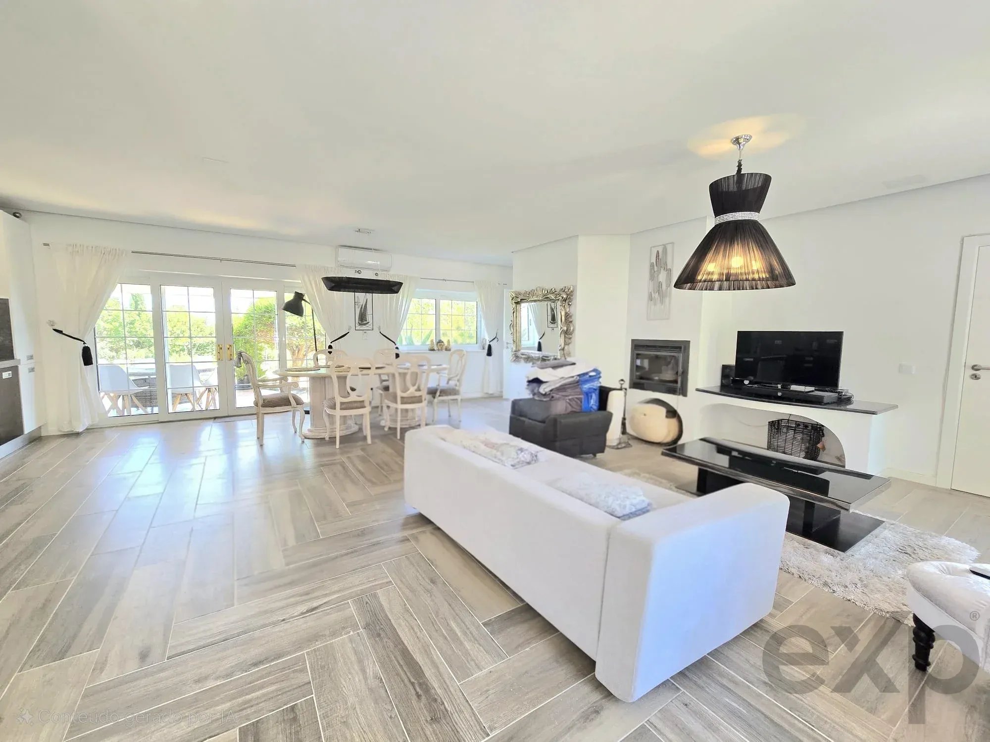 Three-bedroom villa with two-bedroom annexe, pool and countryside views in Carvoeiro