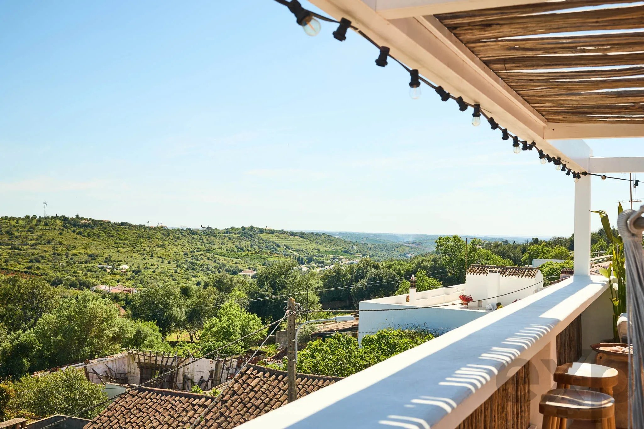 Renovated Village Townhouse with Rooftop Plunge Pool and Studio, near Silves