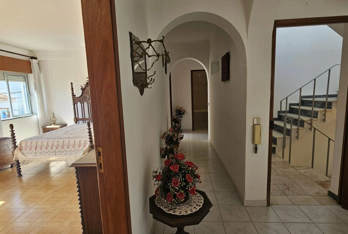 Two-Family House in Ferragudo - Charm, Space and Potential, photo 38