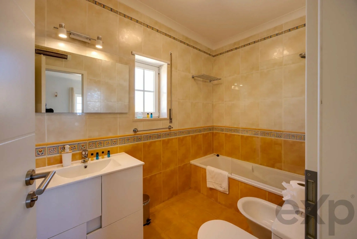 Refurbished T4 Villa, Pool and Guest Flat, Lagos, photo 18