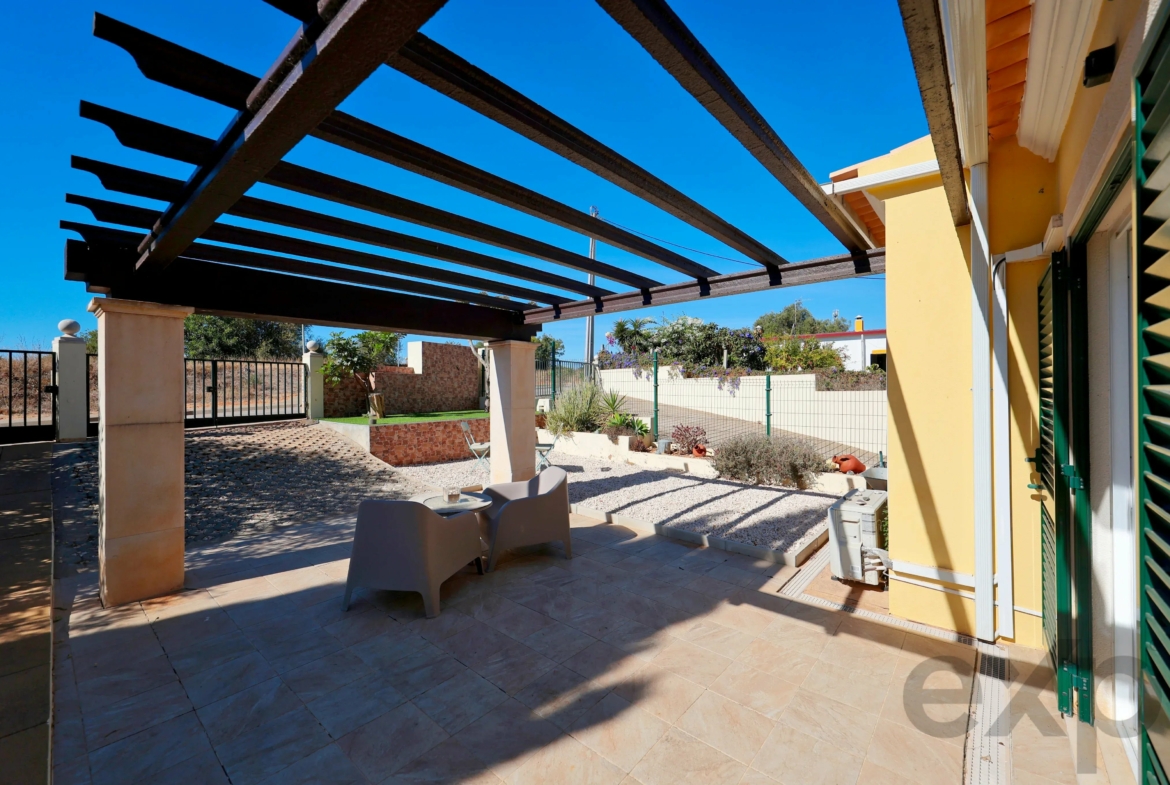 Elegant 3-bedroom semi-detached house with terraces. double garage and swimming pool - 300m from the new golf course and 1 km from the beaches of Ferragudo., photo 5
