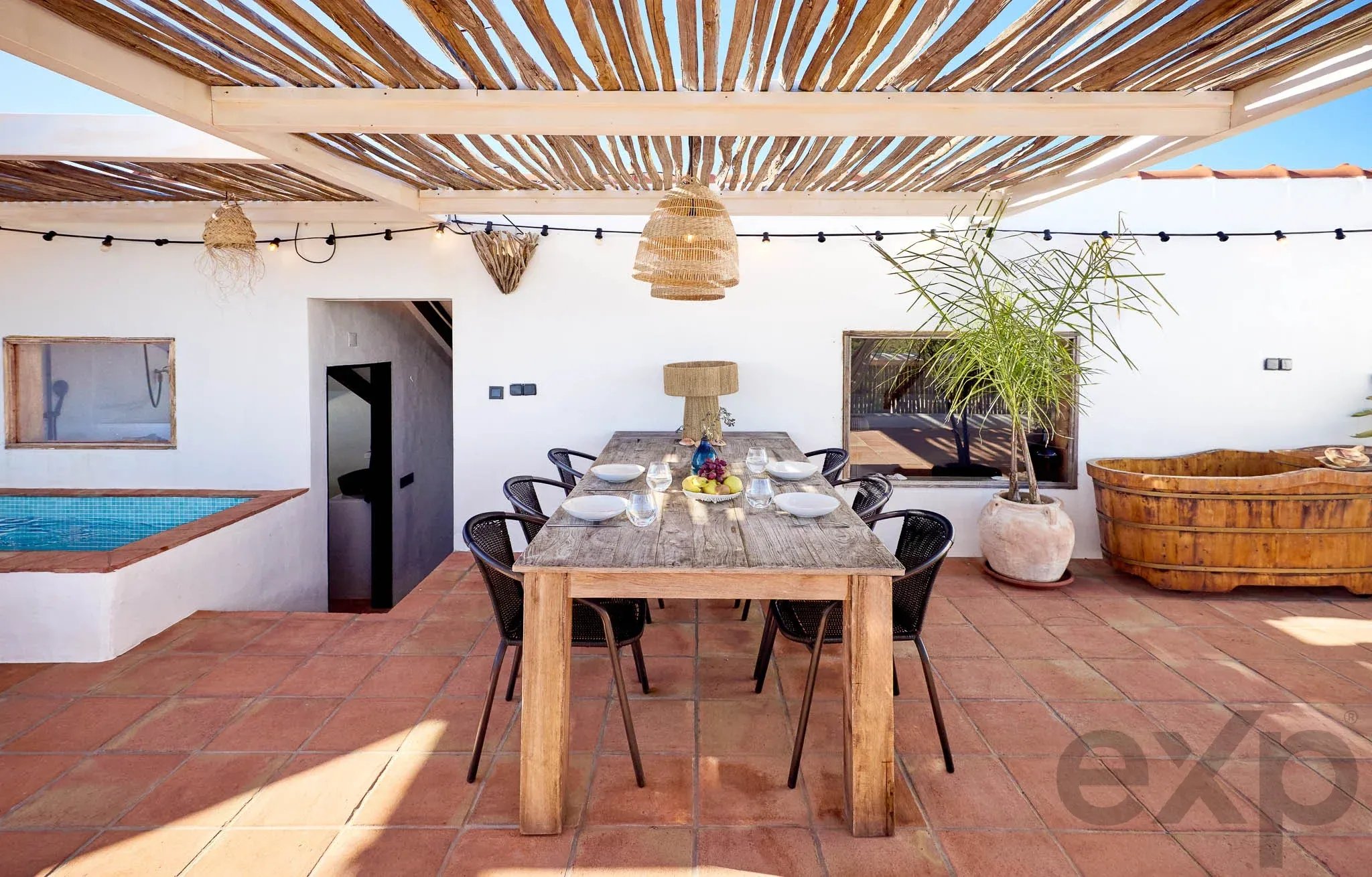 Renovated Village Townhouse with Rooftop Plunge Pool and Studio, near Silves