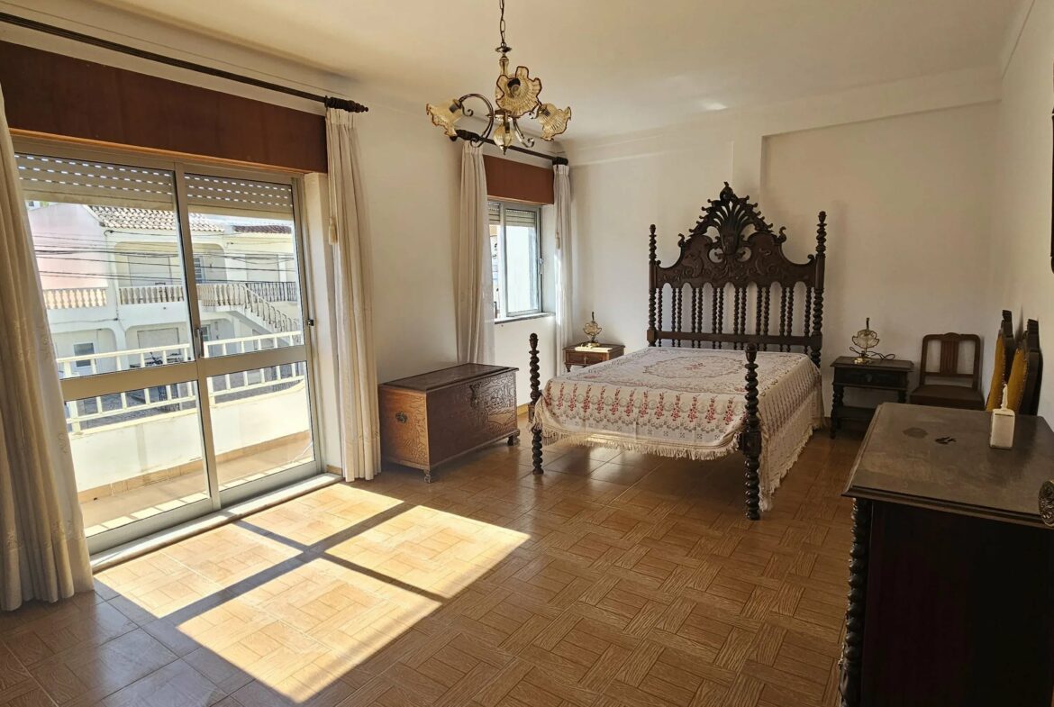 Two-Family House in Ferragudo - Charm, Space and Potential, photo 39