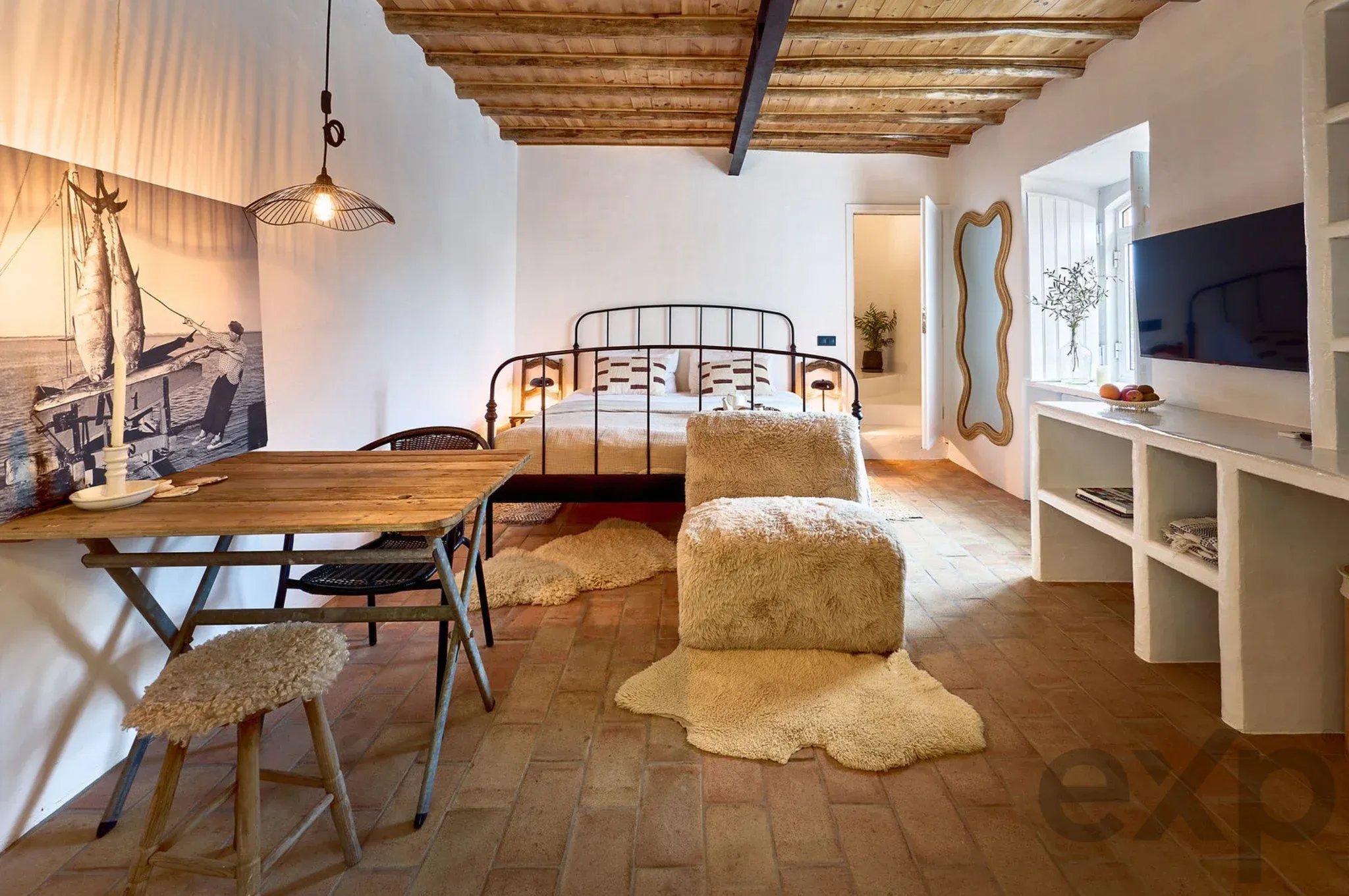Renovated Village Townhouse with Rooftop Plunge Pool and Studio, near Silves
