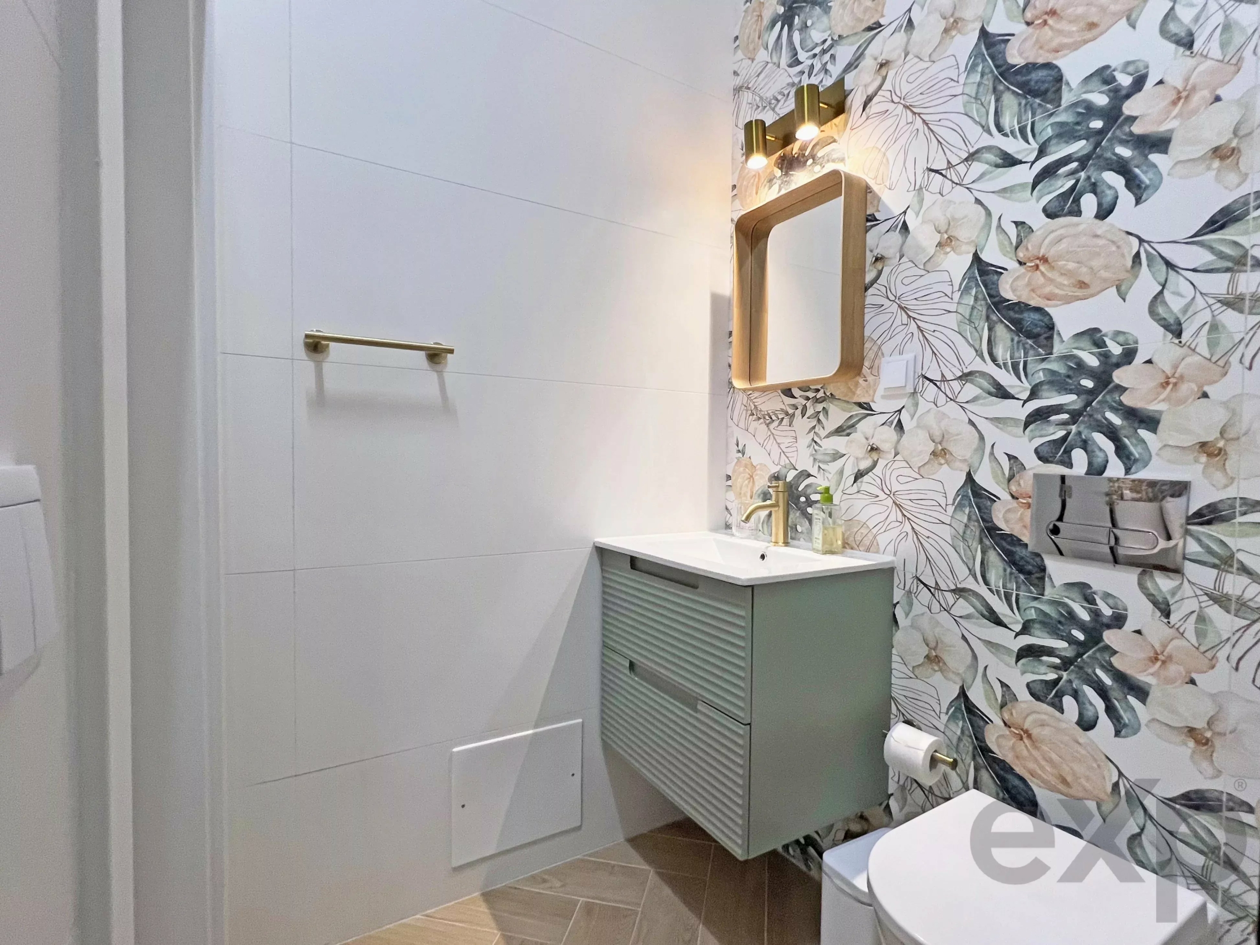 Investment Opportunity: Property with an Annual Income of €22,000 in Fuseta