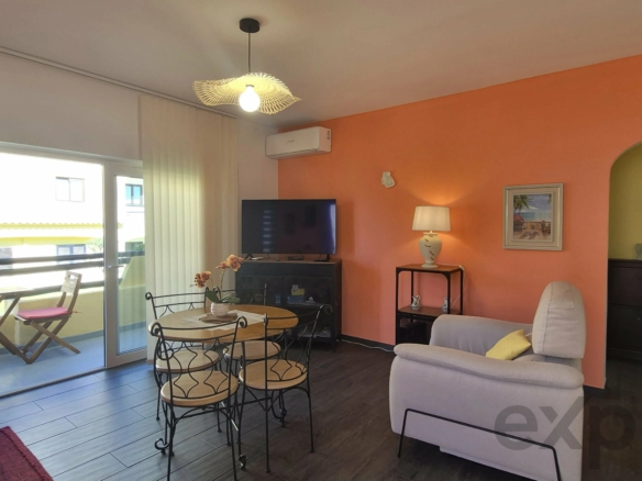 Fully renovated and furnished one-bedroom apartment in Alvor