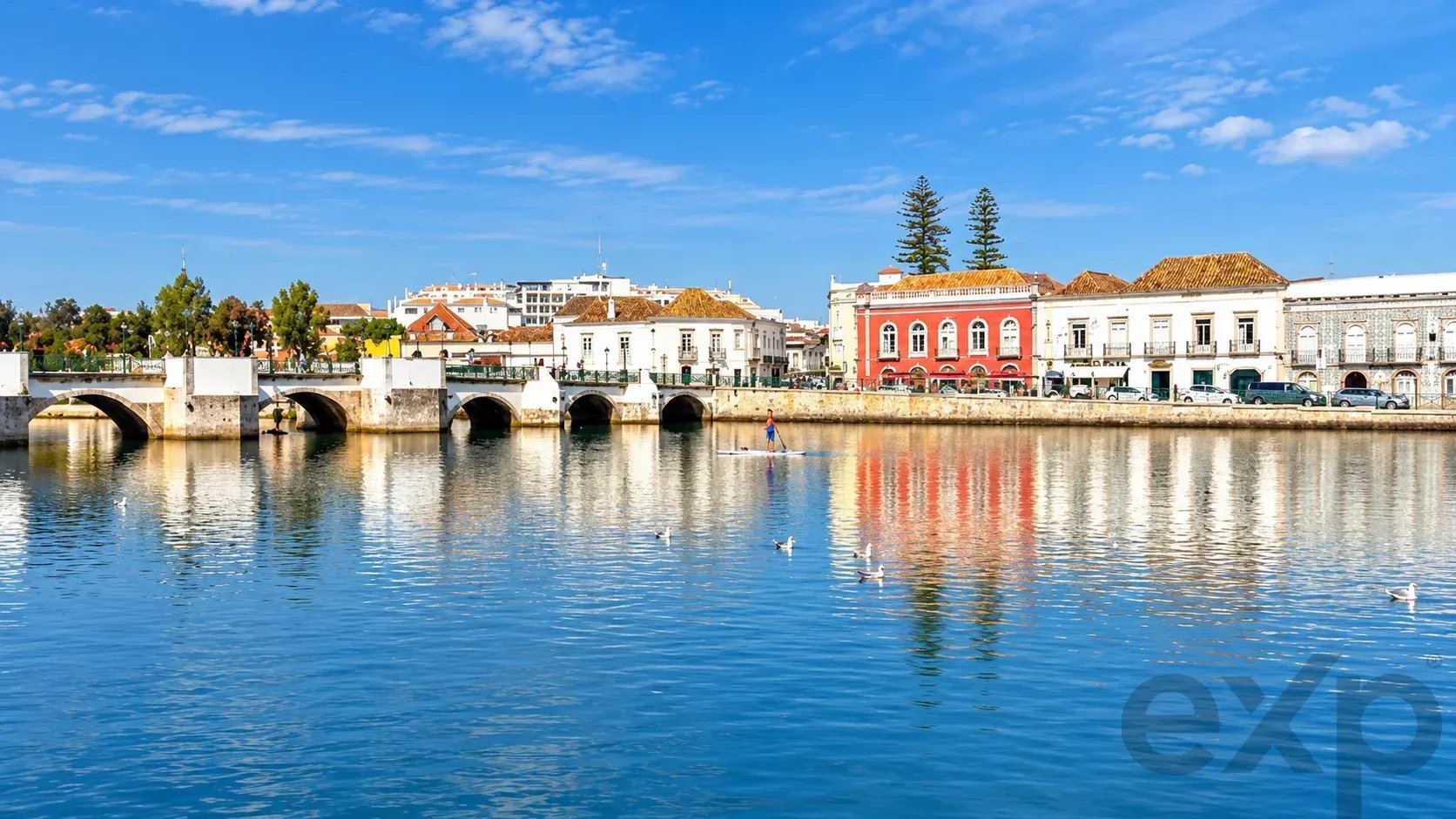 T2 renovated with suite and air conditioning in the center of Tavira
