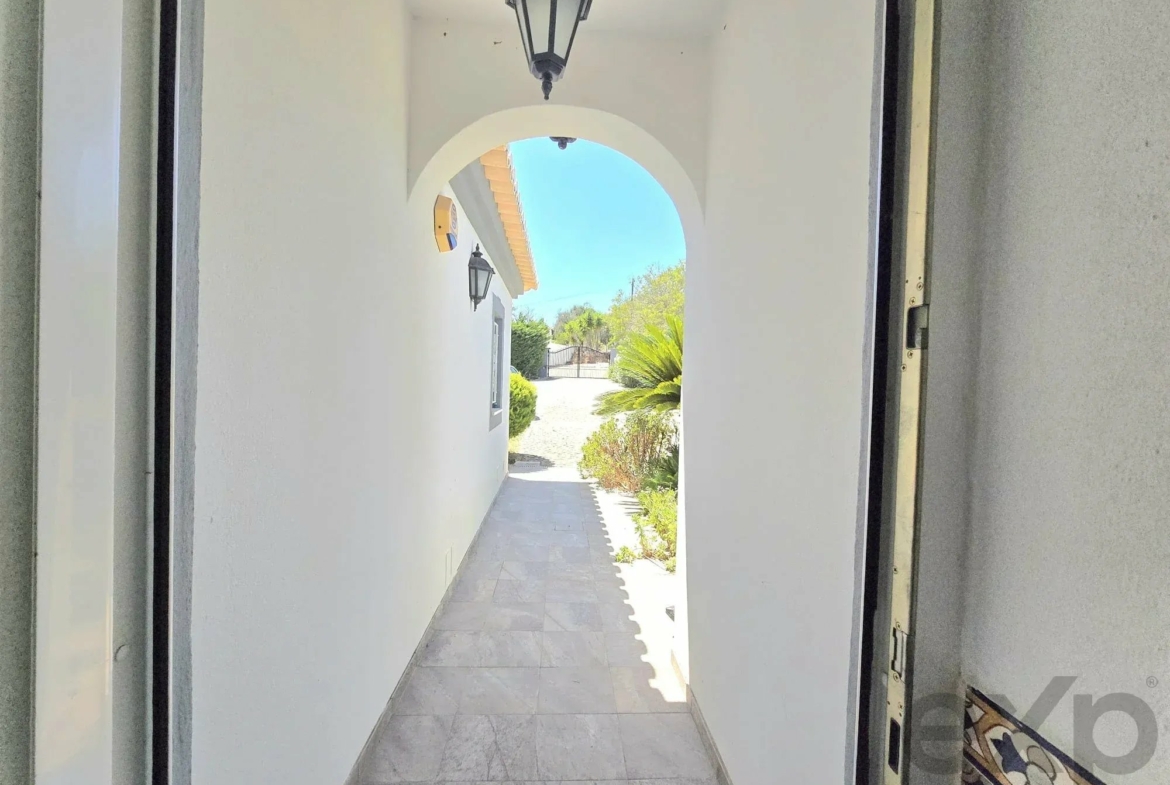 Three-bedroom villa with two-bedroom annexe, pool and countryside views in Carvoeiro, photo 83