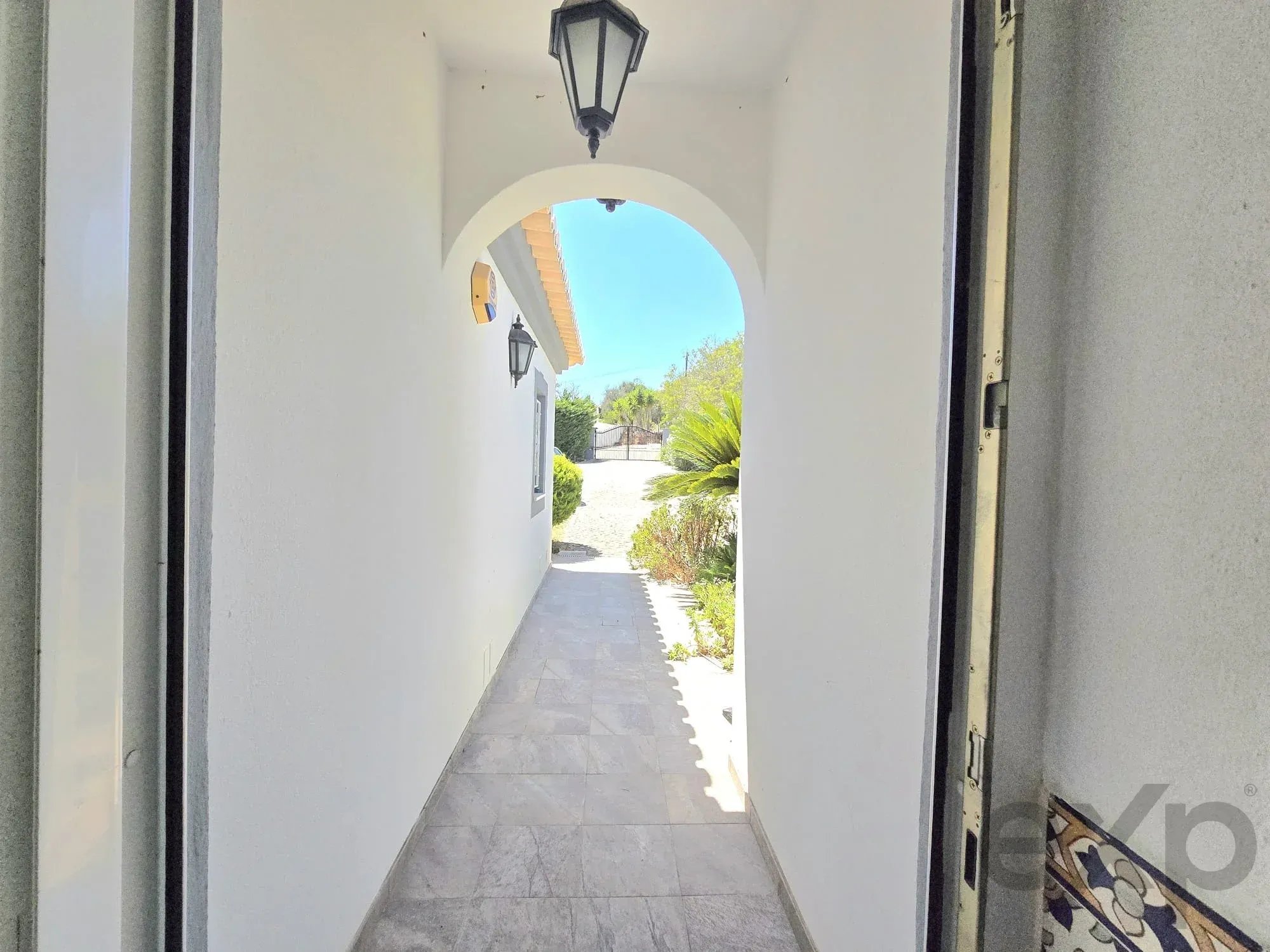Three-bedroom villa with two-bedroom annexe, pool and countryside views in Carvoeiro
