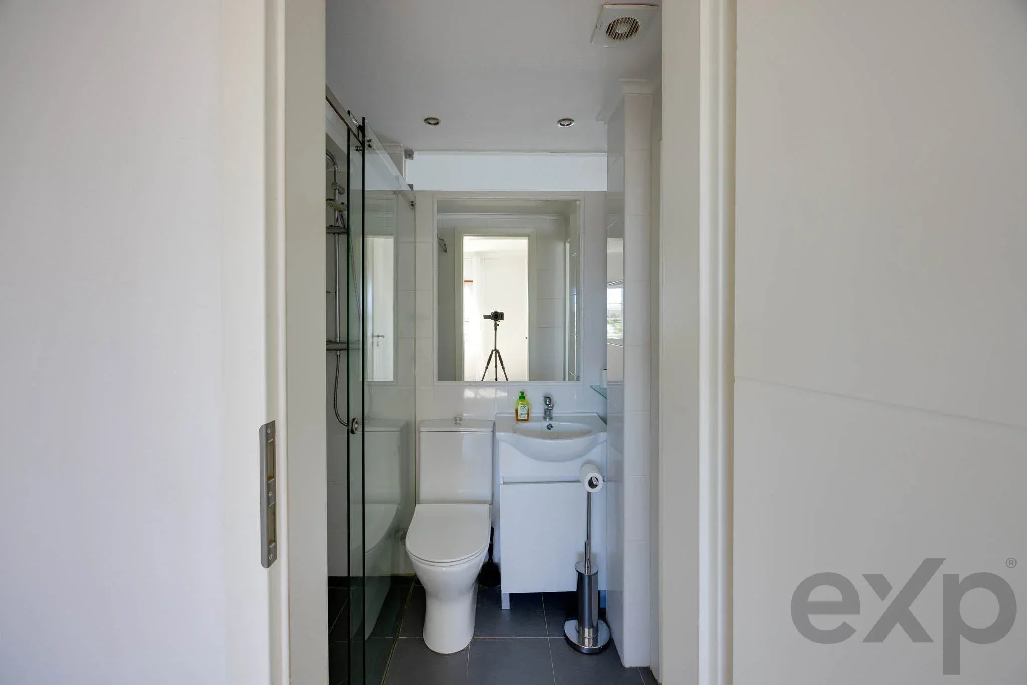 Refurbished T4 Villa, Pool and Guest Flat, Lagos