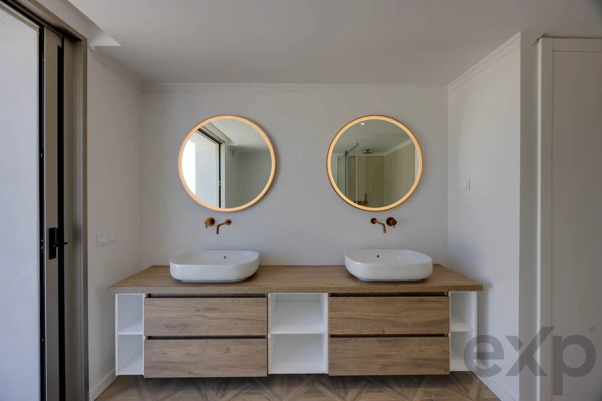 New 4-Bed Luxury Villa with Pool & Sauna, Lagos