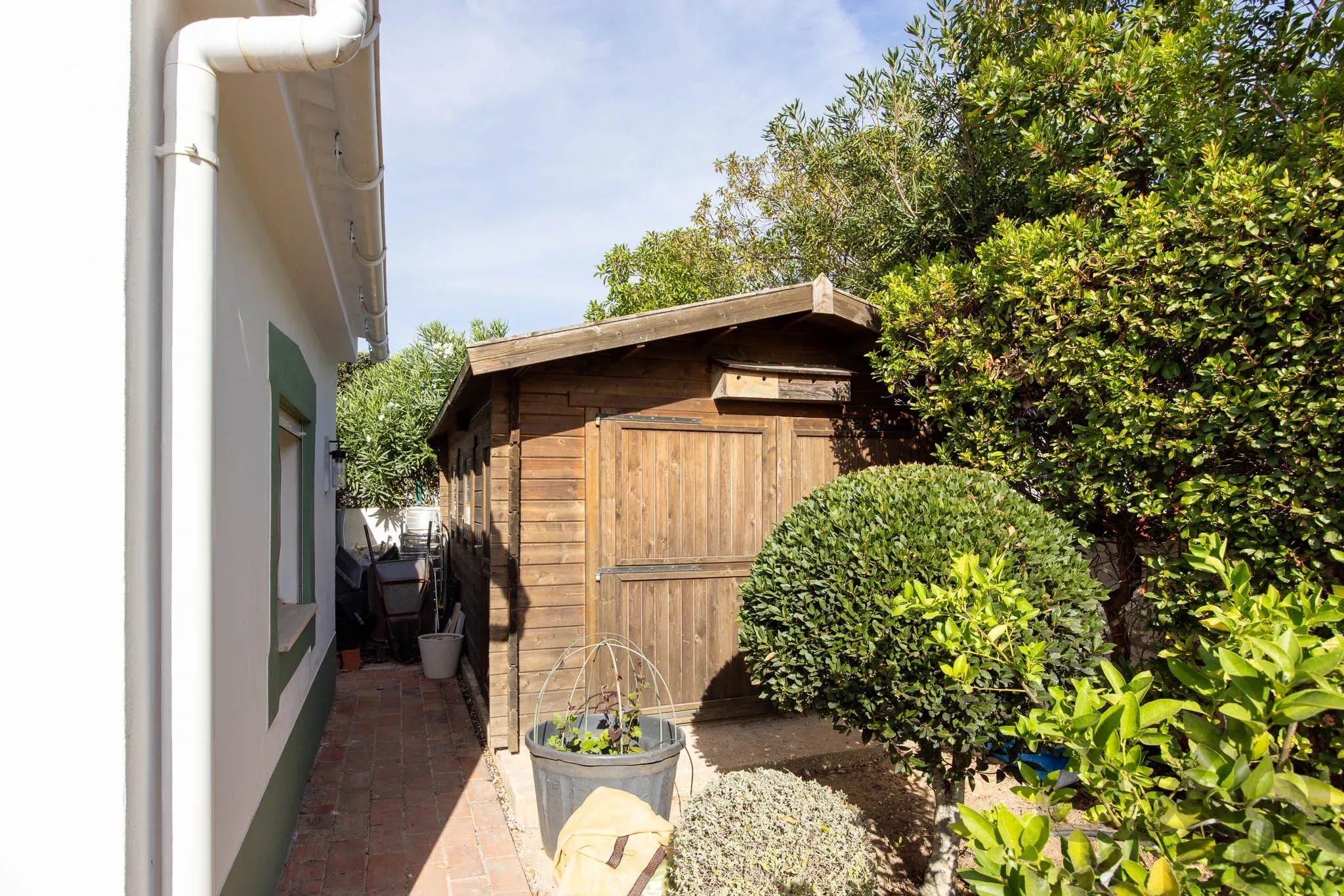 Single-Storey 3 Bed Villa, Pool and Sea-View Roof, Luz
