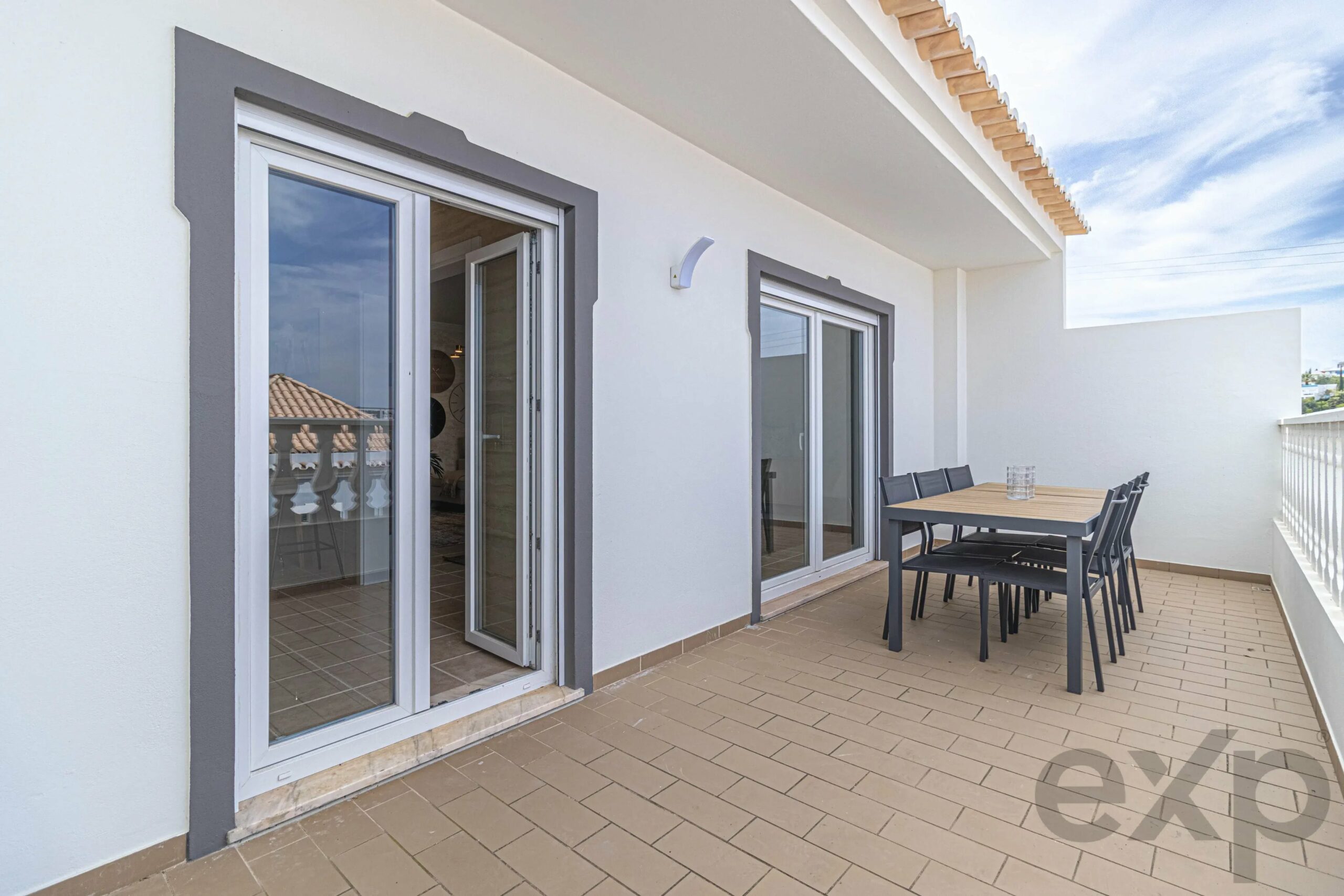 Modern 3-Bedroom Twin Villa in Tavira