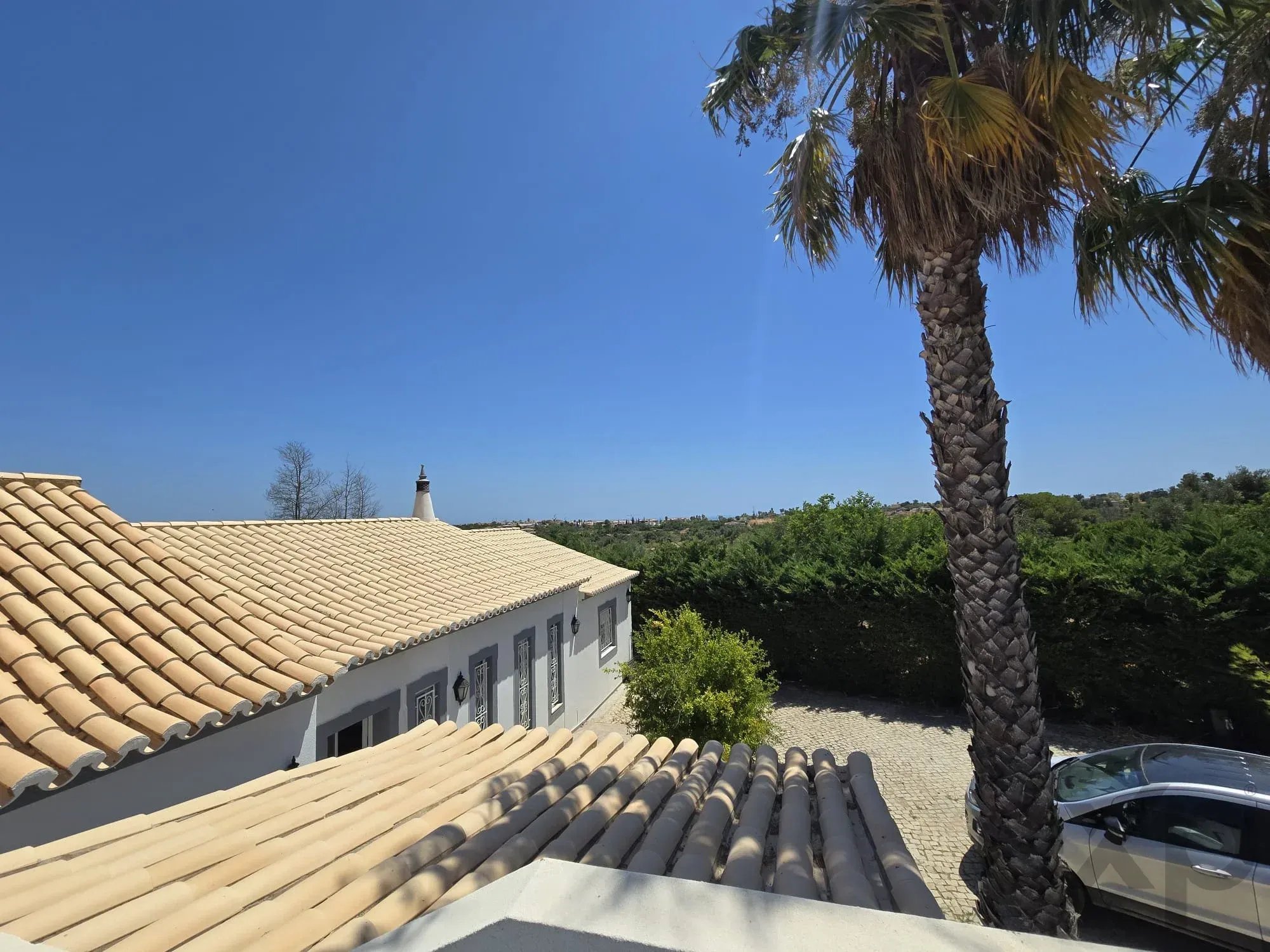 Three-bedroom villa with two-bedroom annexe, pool and countryside views in Carvoeiro