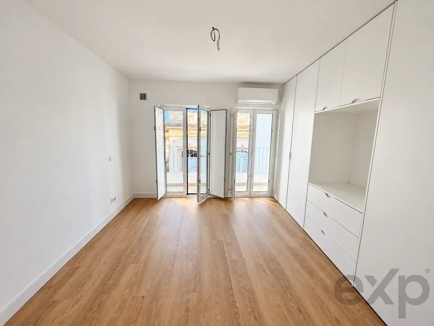 Maison jumelée T4 neuve au cœur du centre-ville d’Olhão
