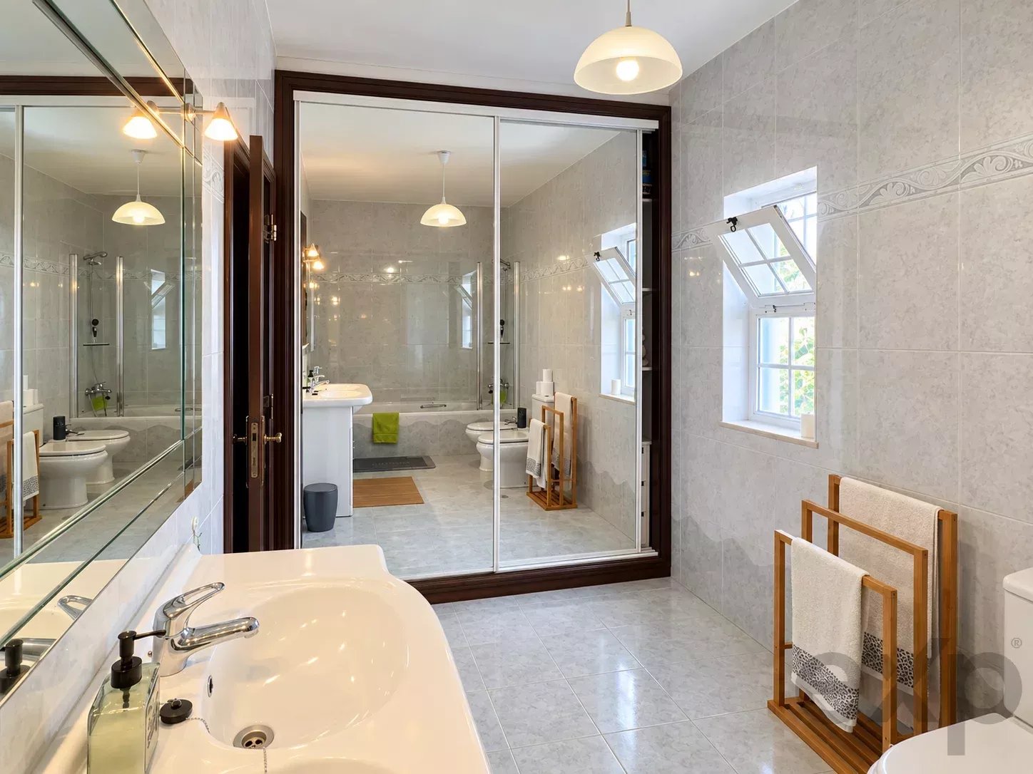 4-Bedroom Villa - Charm and Terraces with Views over the Ria Formosa