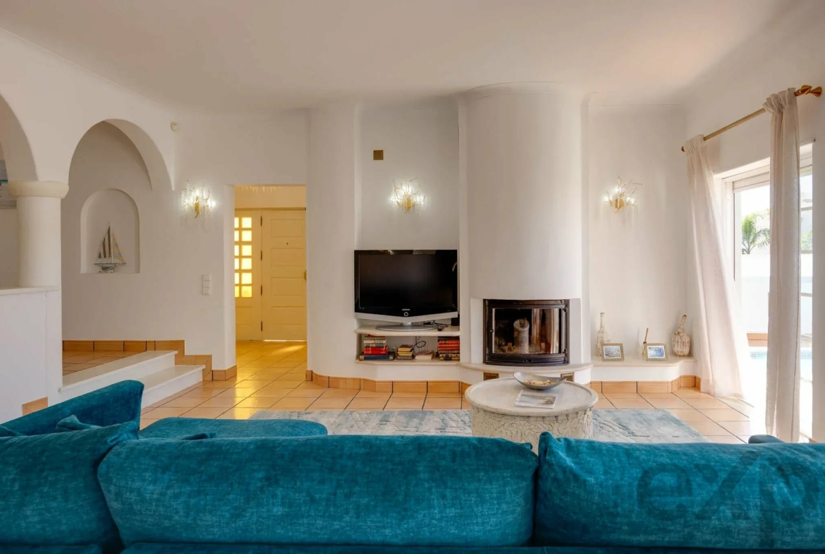 Refurbished T4 Villa, Pool and Guest Flat, Lagos, photo 4