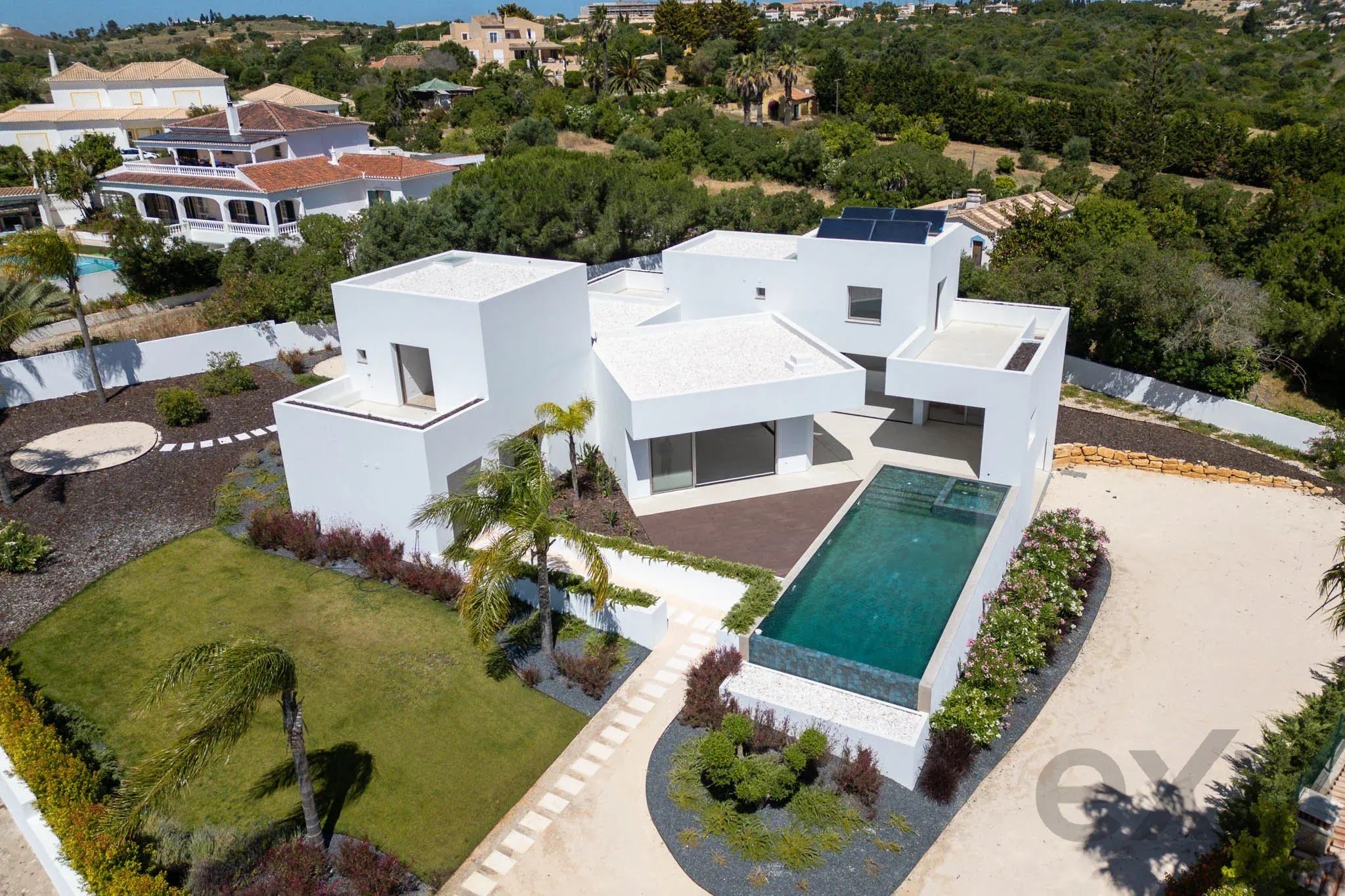 New 4-Bed Luxury Villa with Pool & Sauna, Lagos