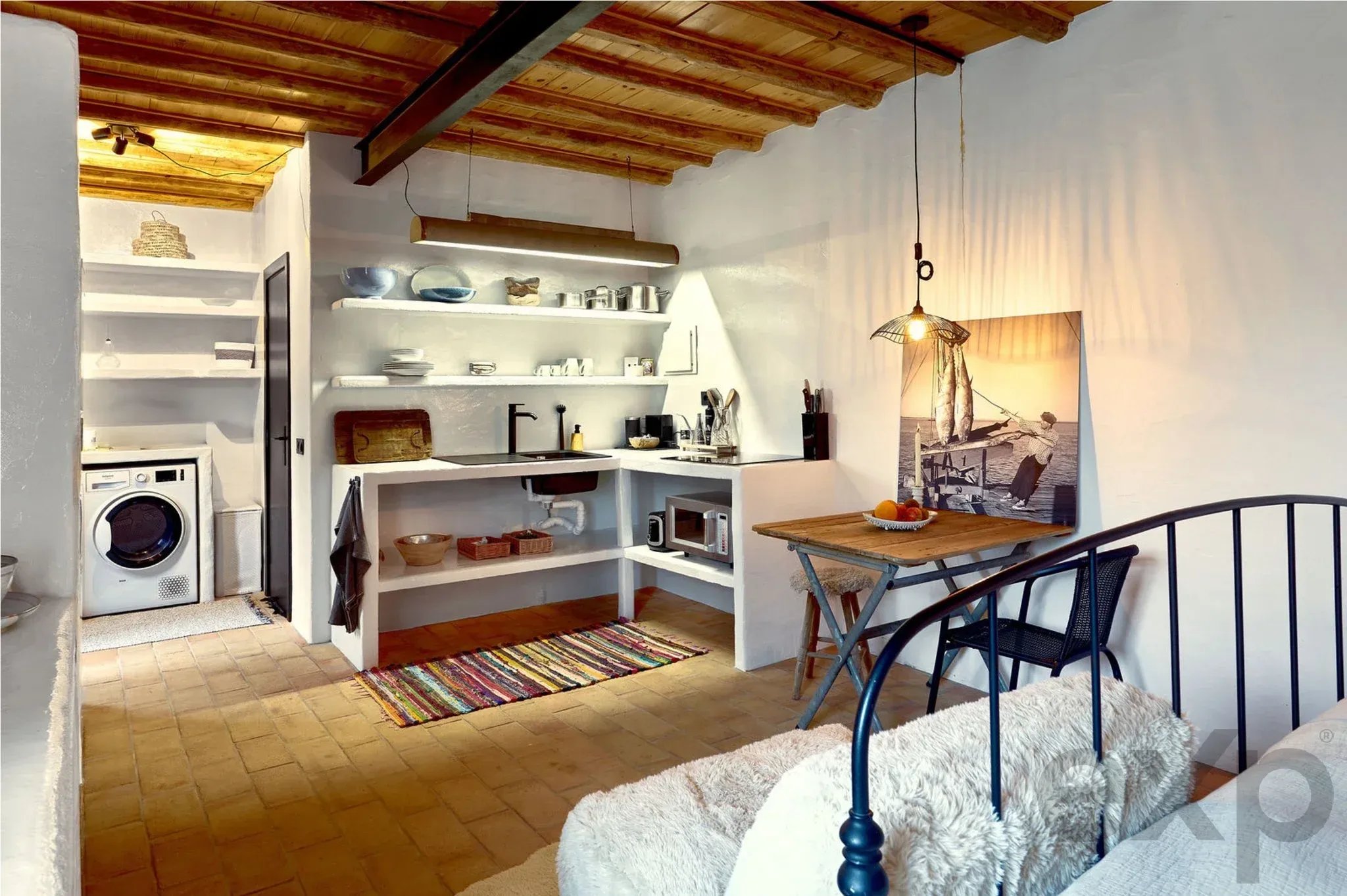 Renovated Village Townhouse with Rooftop Plunge Pool and Studio, near Silves