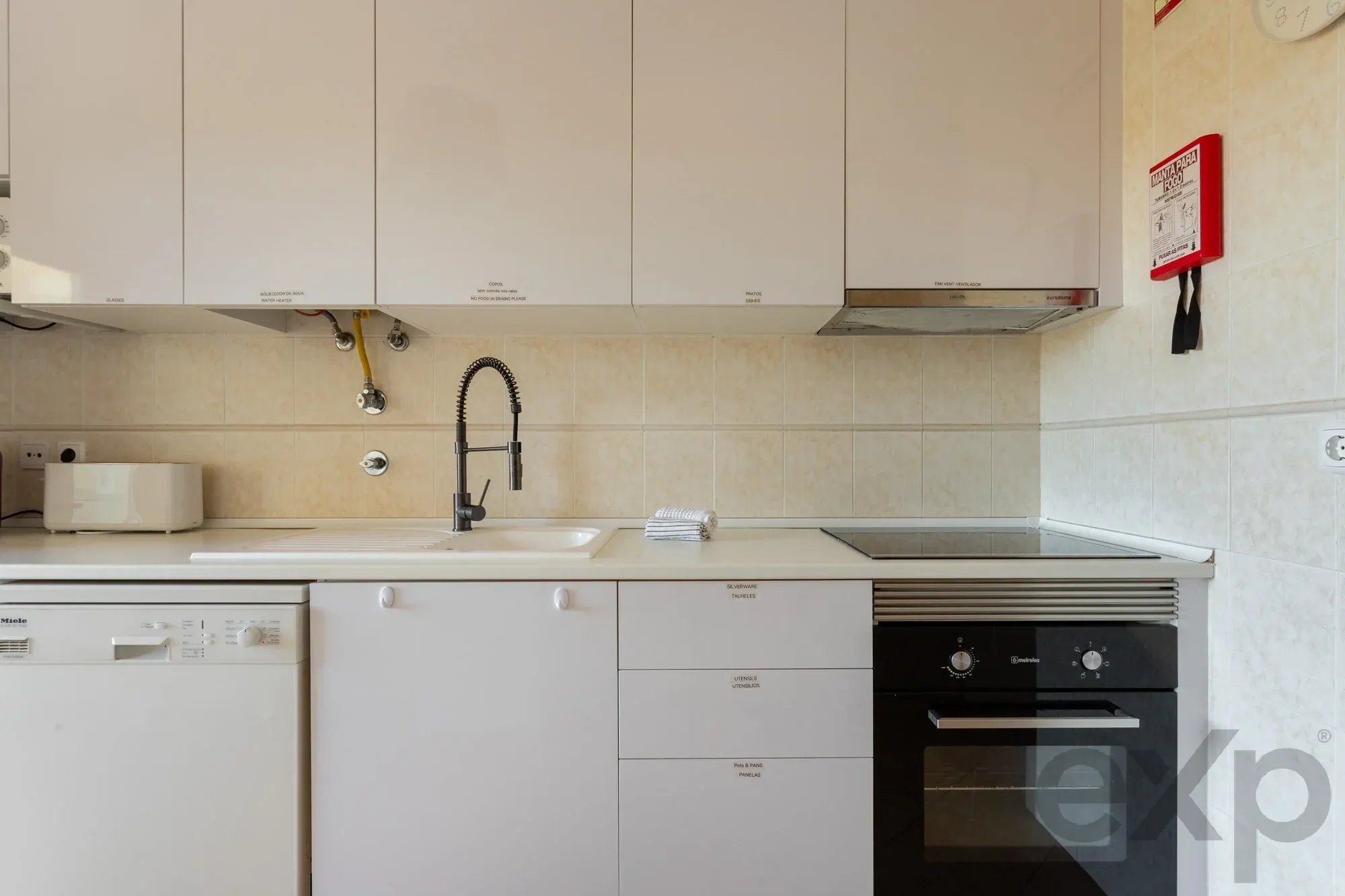 T2-appartement met terrassen, 2 zwembaden, natuurzicht en AL-licentie voor beleggers