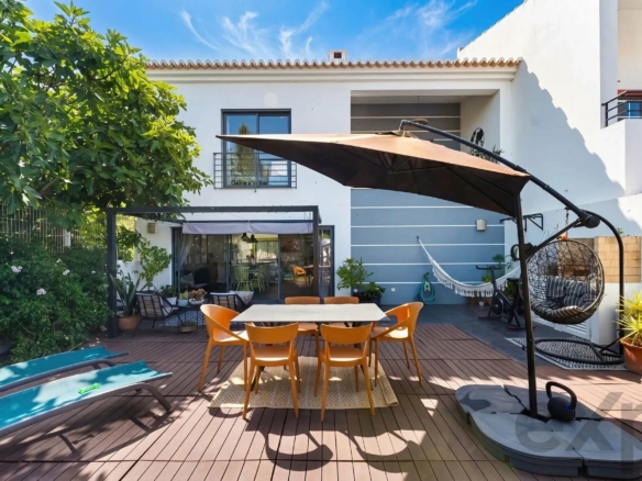 4-Bed House, Garden and Garage, Sargaçal Lagos