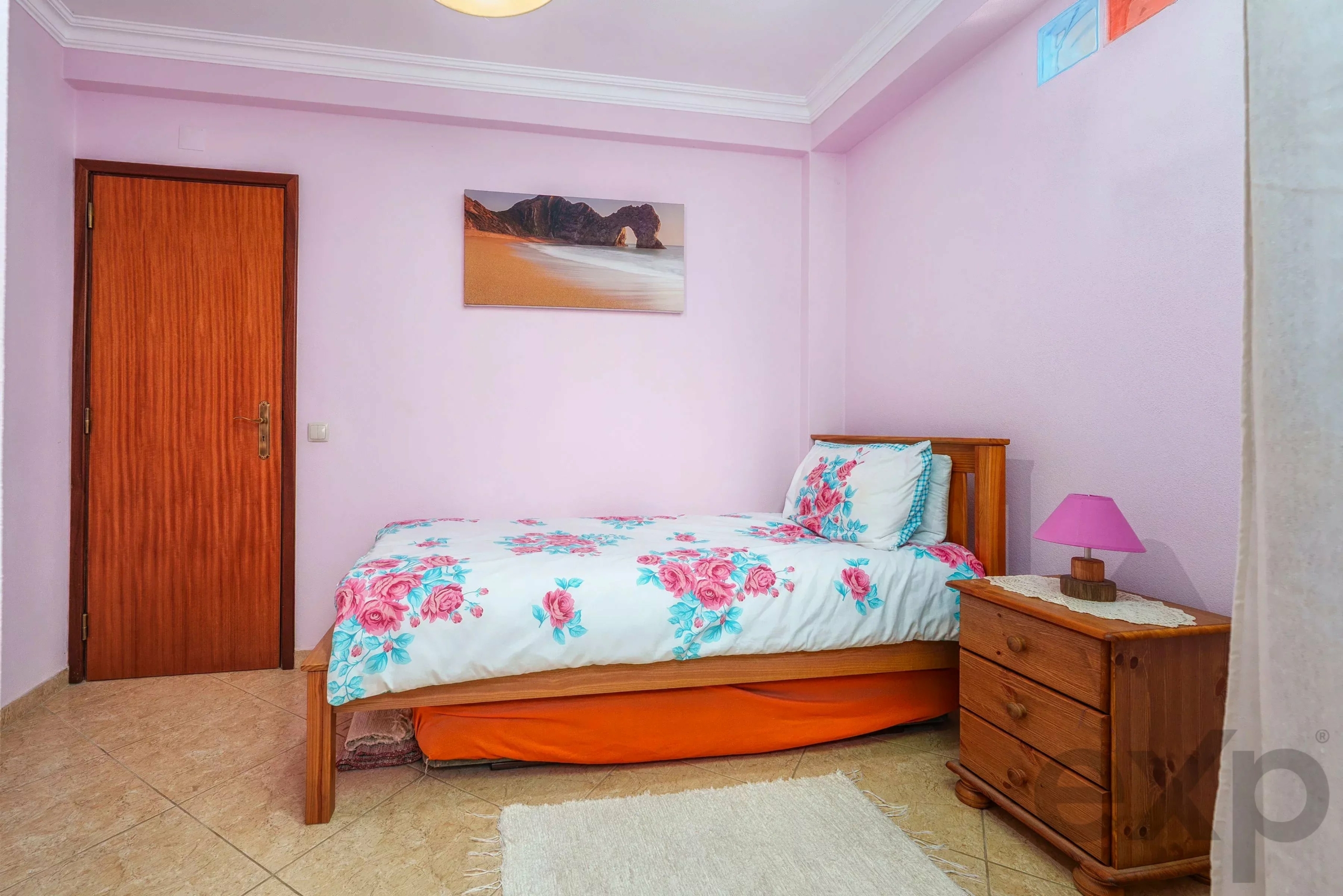A one-bedroom plus one flat with a spacious terrace in the heart of Olhão’s city centre