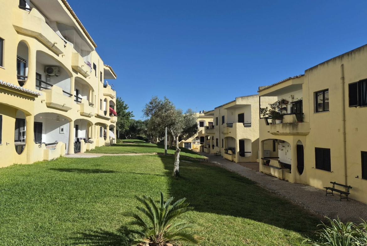 Fully renovated and furnished one-bedroom apartment in Alvor, photo 30