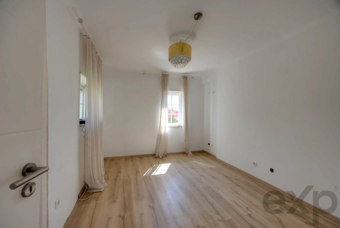 Refurbished T4 Villa, Pool and Guest Flat, Lagos, photo 33
