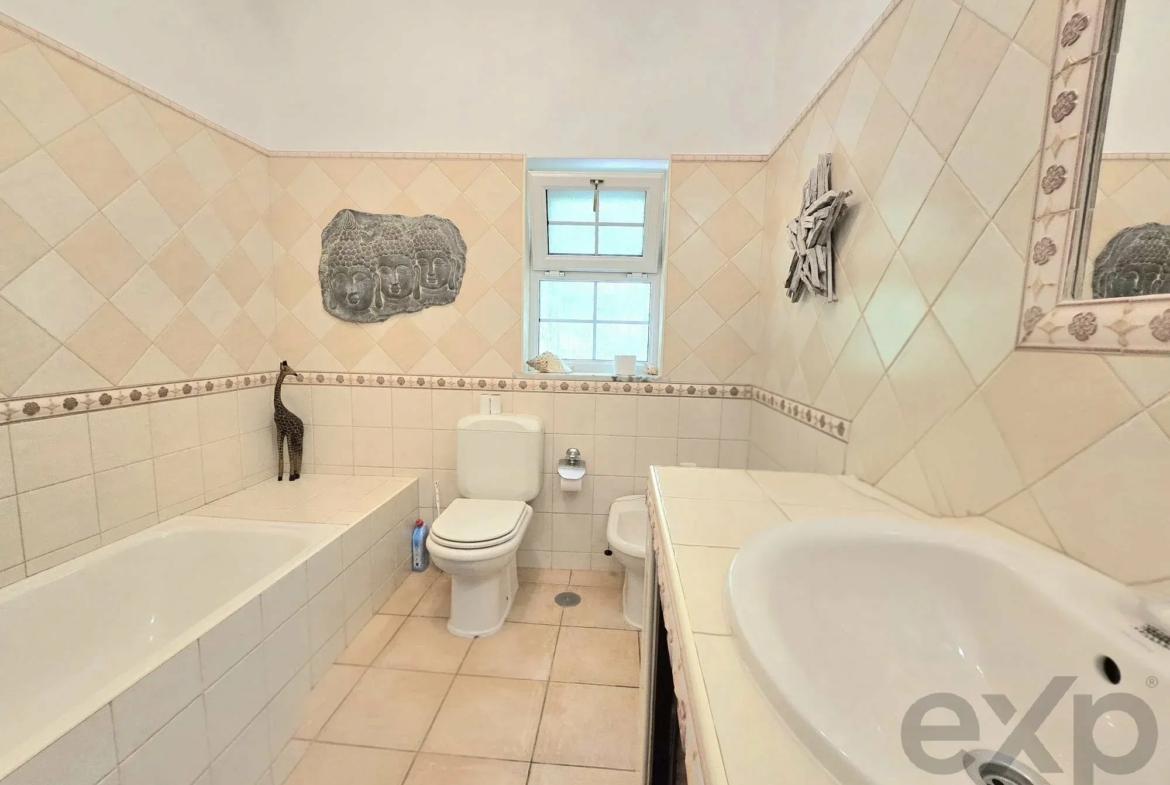 Three-bedroom villa with two-bedroom annexe, pool and countryside views in Carvoeiro, photo 41