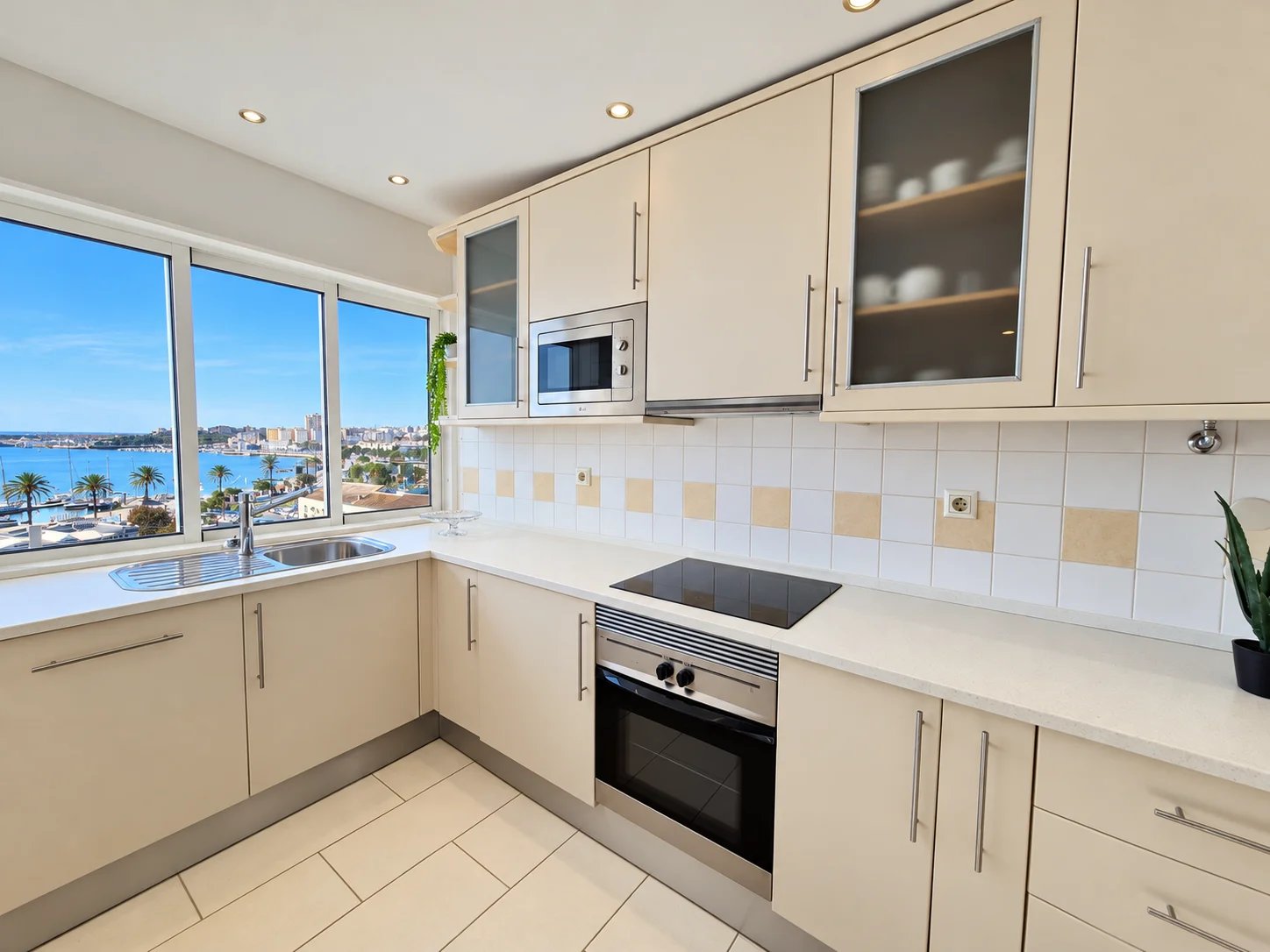 Apartment T3, Panoramic River View.