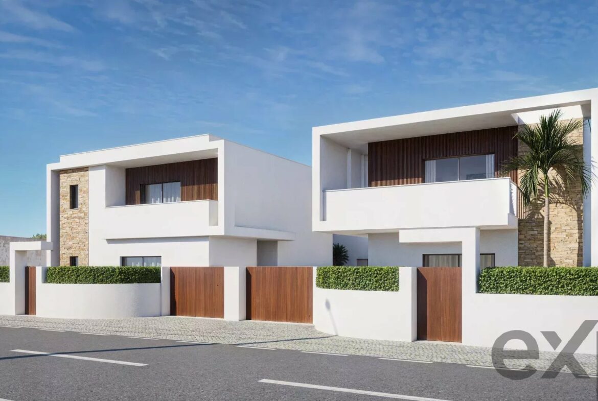 T4 House with Pool in Bordeira – Santa Bárbara de Nexe, photo 2
