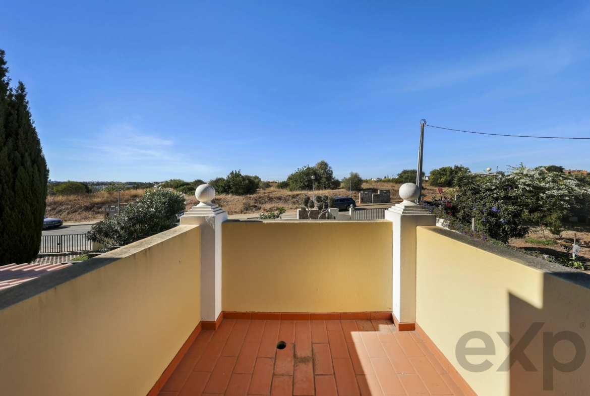 Elegant 3-bedroom semi-detached house with terraces. double garage and swimming pool - 300m from the new golf course and 1 km from the beaches of Ferragudo., photo 49