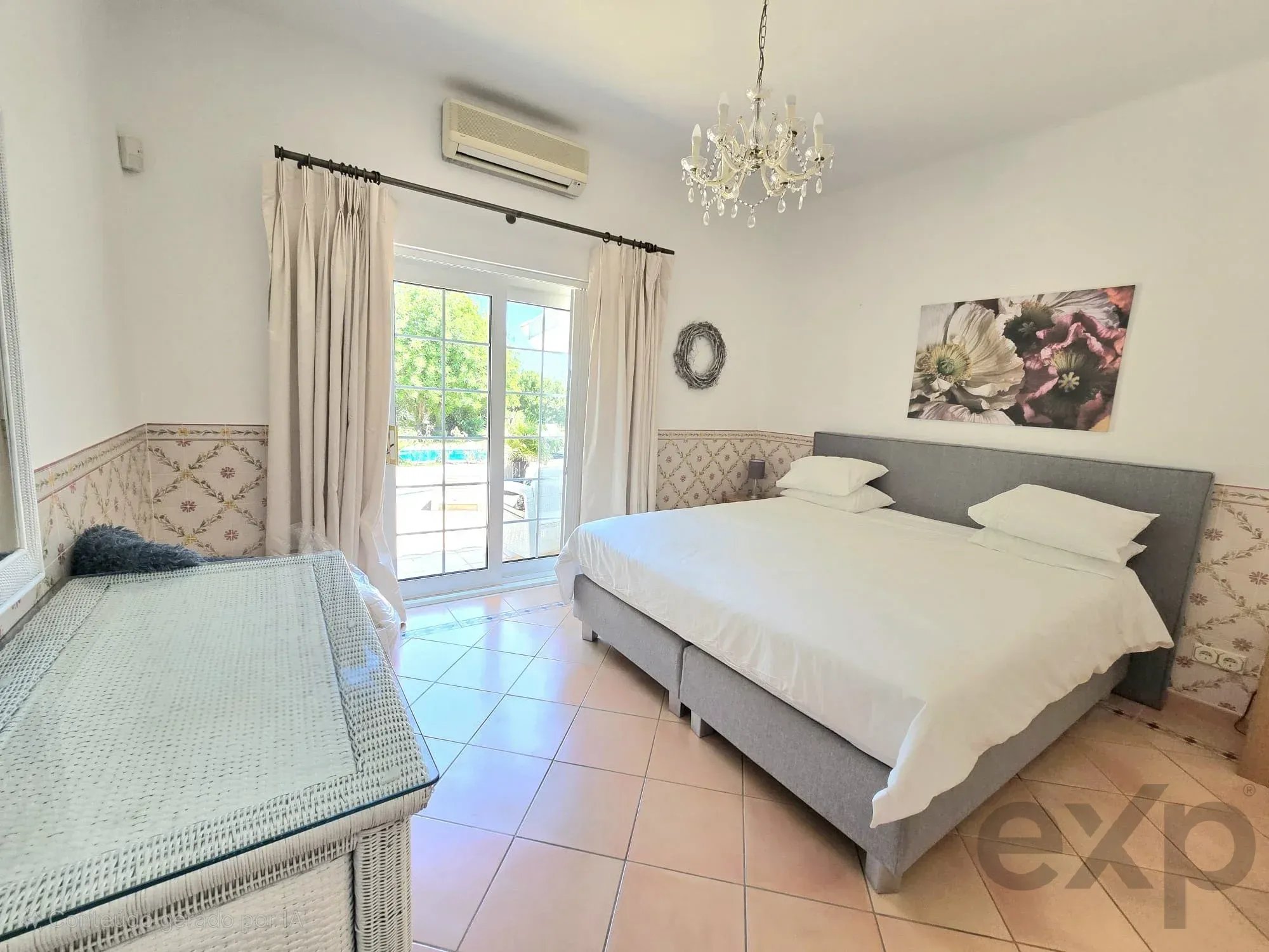 Three-bedroom villa with two-bedroom annexe, pool and countryside views in Carvoeiro