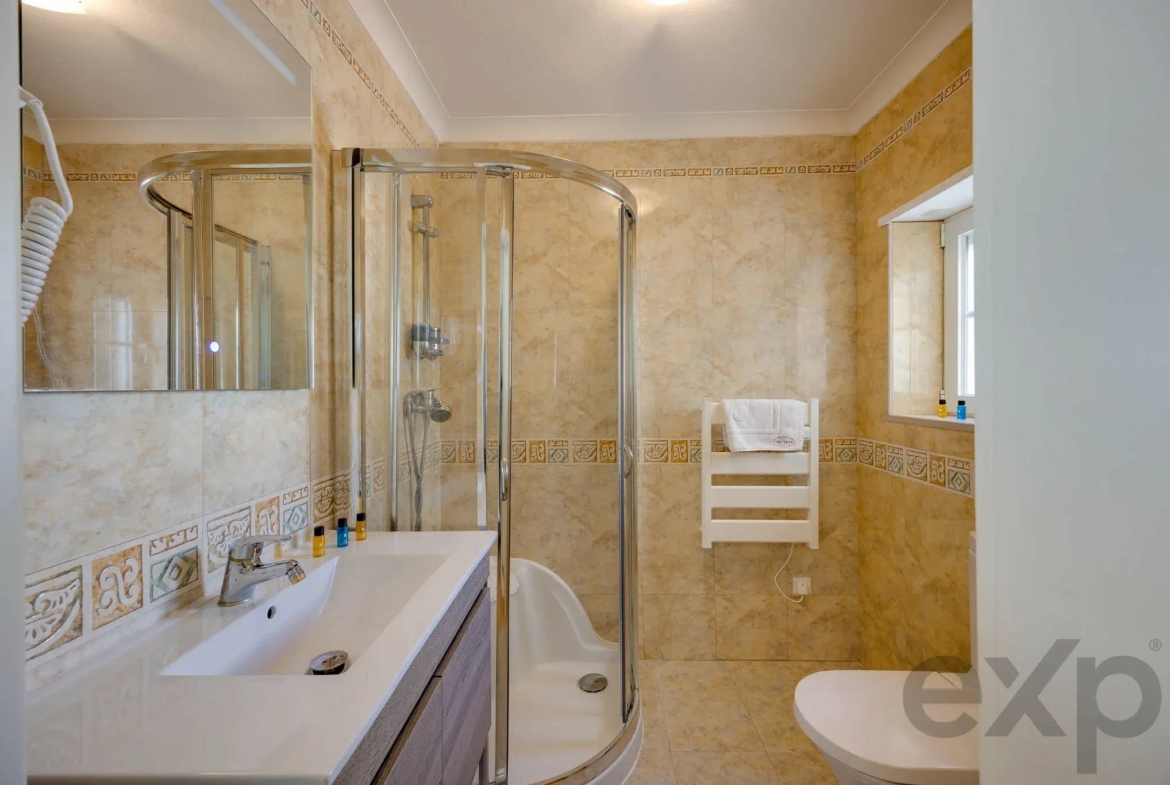 Refurbished T4 Villa, Pool and Guest Flat, Lagos, photo 10