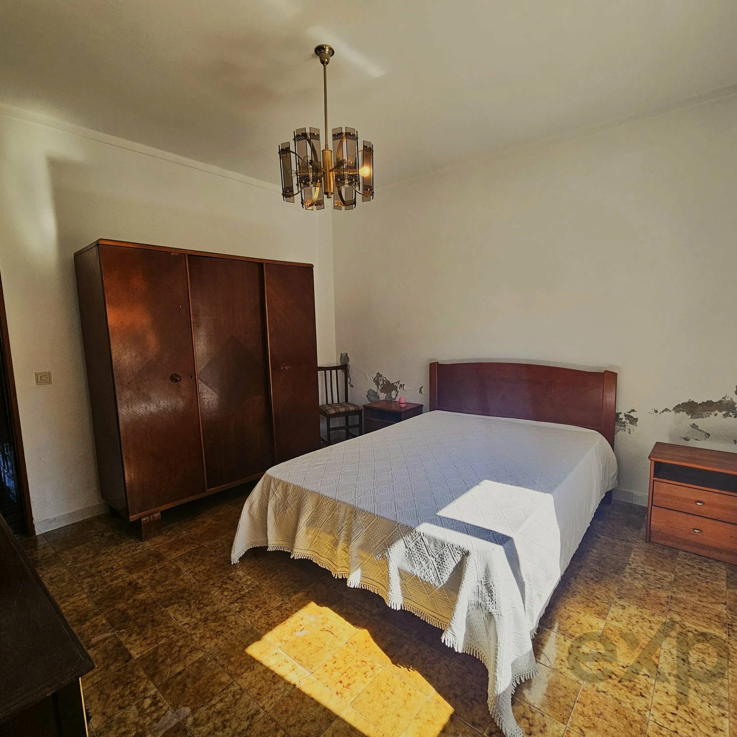 Two-Family House in Ferragudo - Charm, Space and Potential