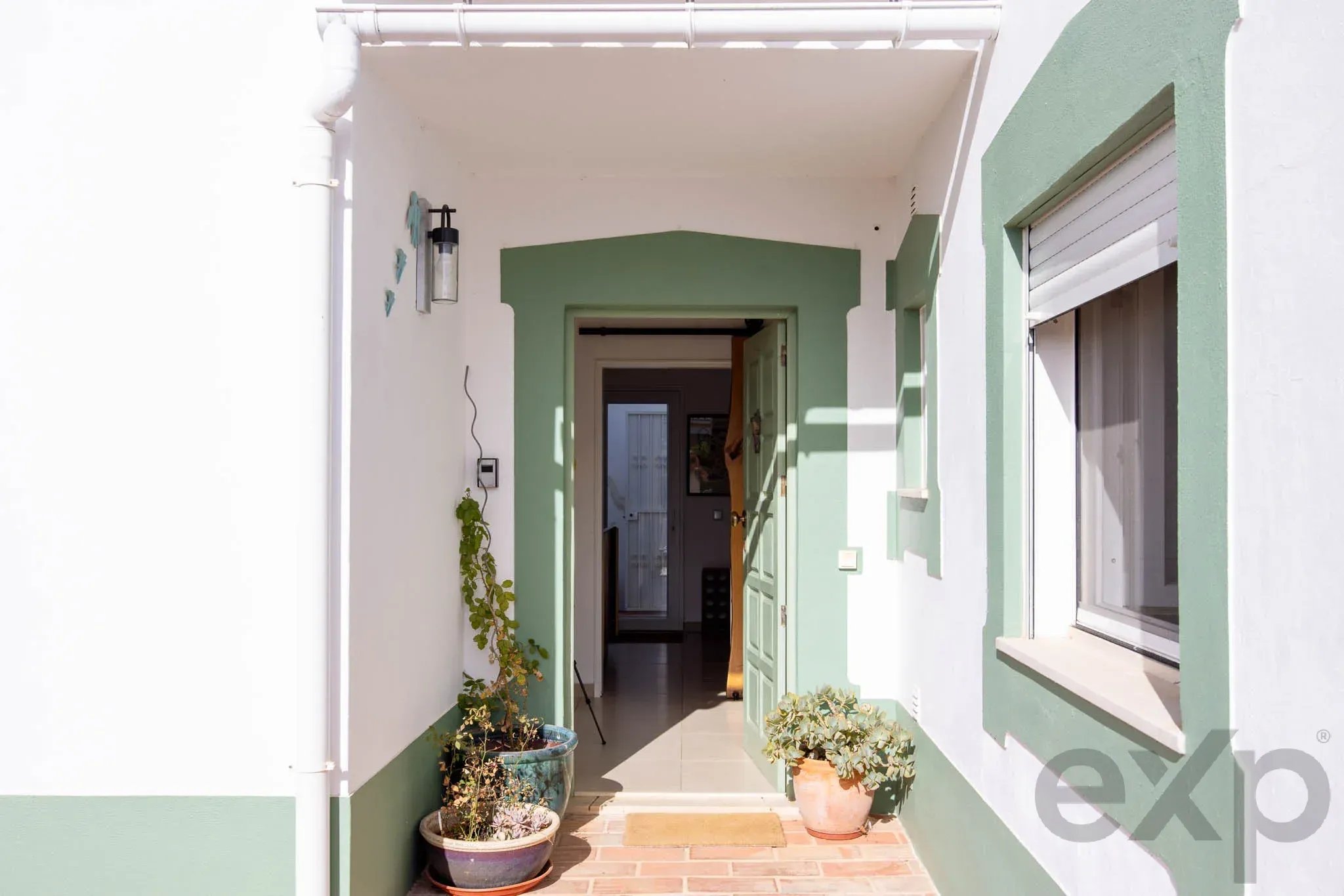 Single-Storey 3 Bed Villa, Pool and Sea-View Roof, Luz