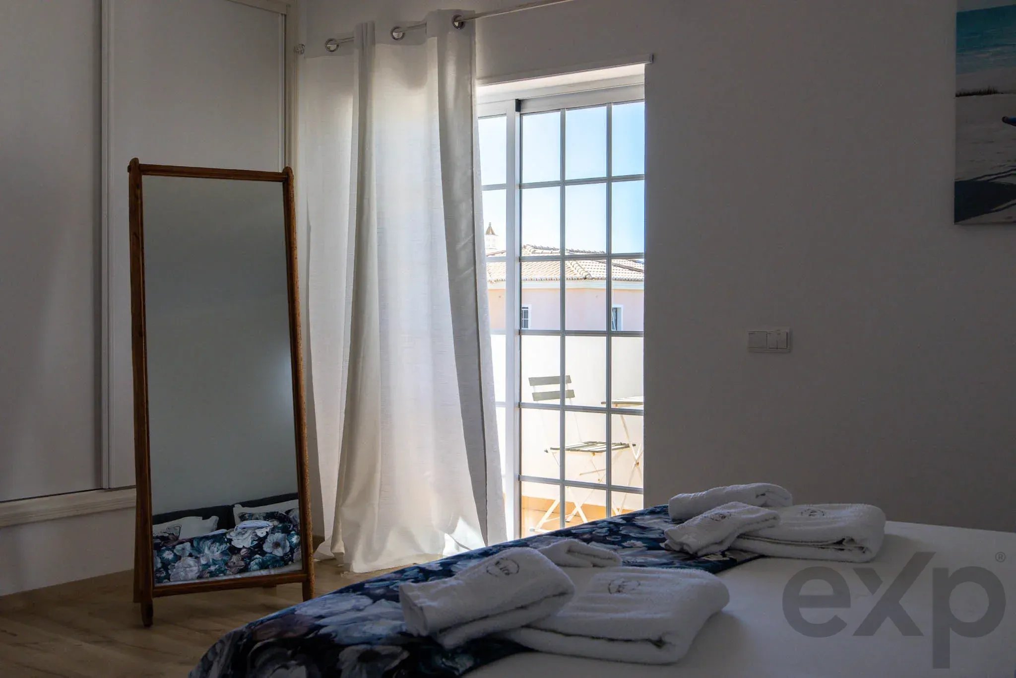 Refurbished T4 Villa, Pool and Guest Flat, Lagos