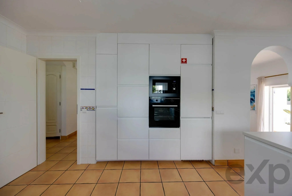 Refurbished T4 Villa, Pool and Guest Flat, Lagos, photo 9