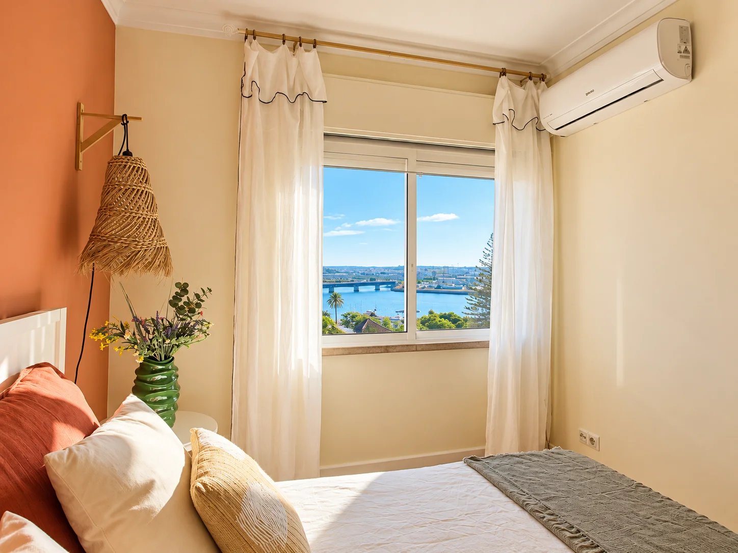 Apartment T3, Panoramic River View.