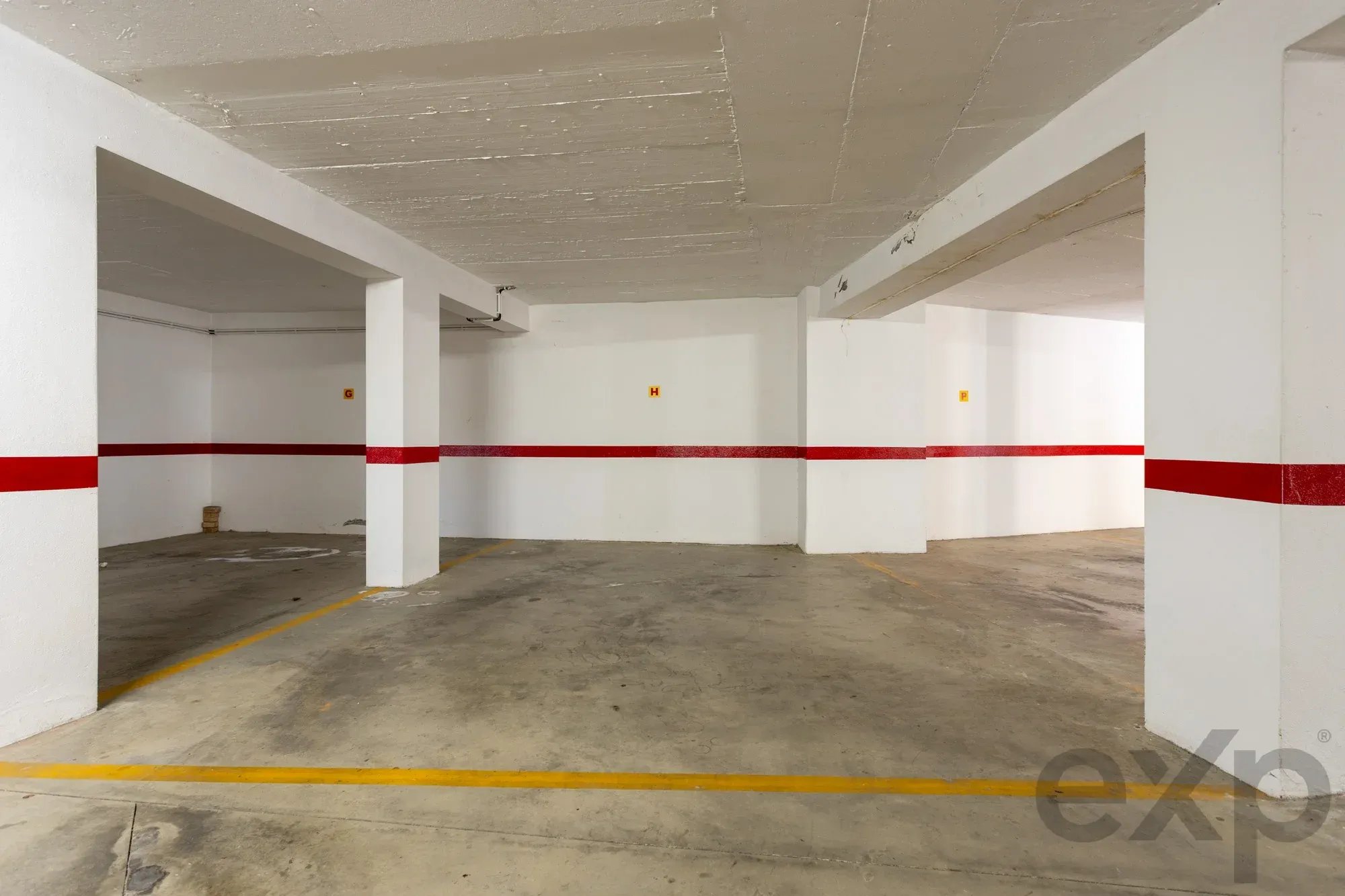 T2-appartement met terrassen, 2 zwembaden, natuurzicht en AL-licentie voor beleggers