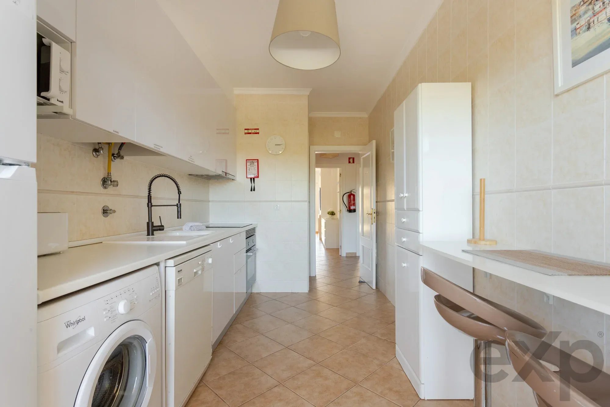 T2-appartement met terrassen, 2 zwembaden, natuurzicht en AL-licentie voor beleggers